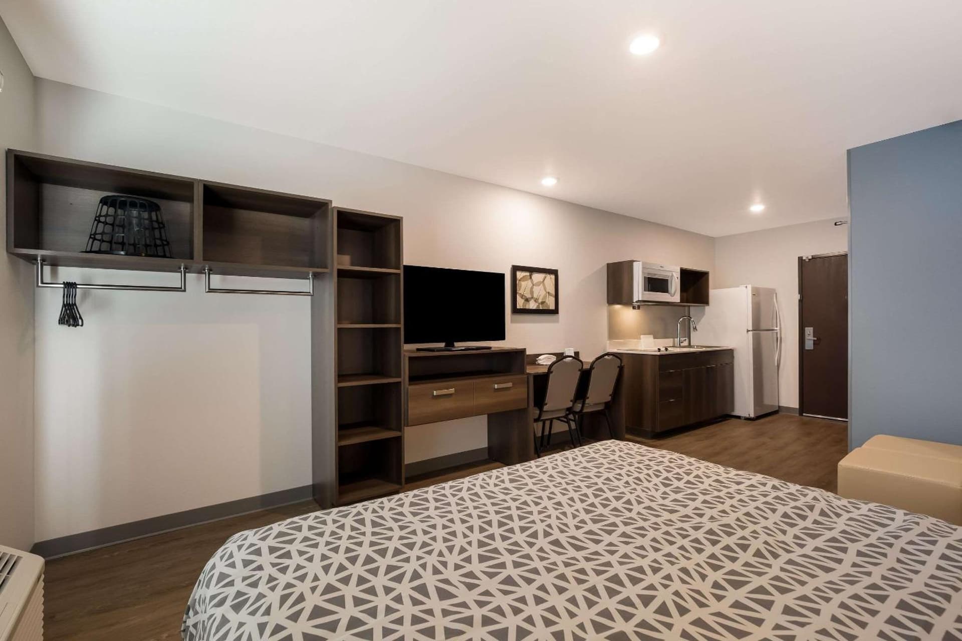 WoodSpring Suites Moreno Valley gallery photo in Moreno Valley, CA — image 13