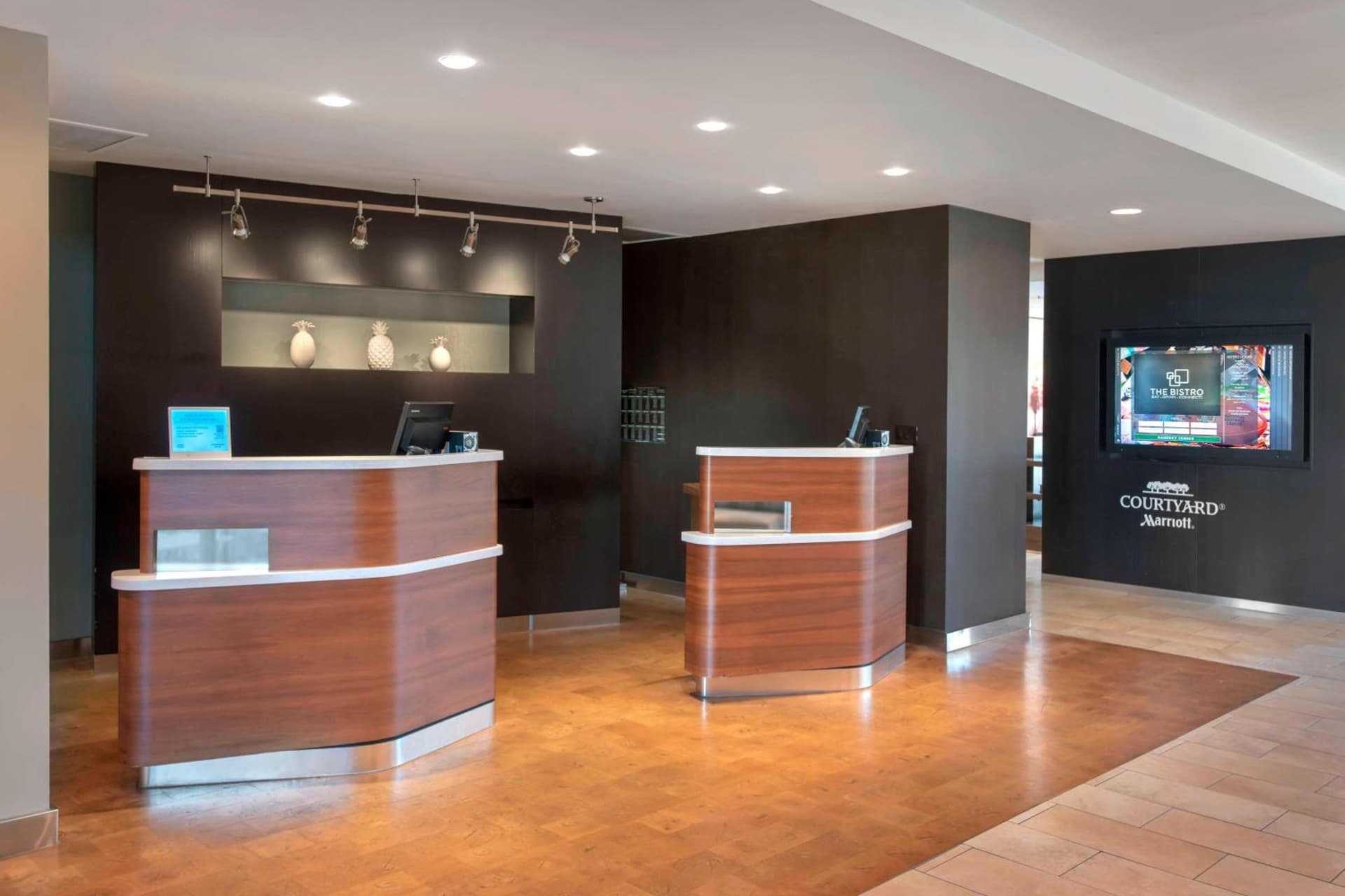 Courtyard by Marriott Mt. Laurel interior in Mount Laurel, NJ — gallery photo 2