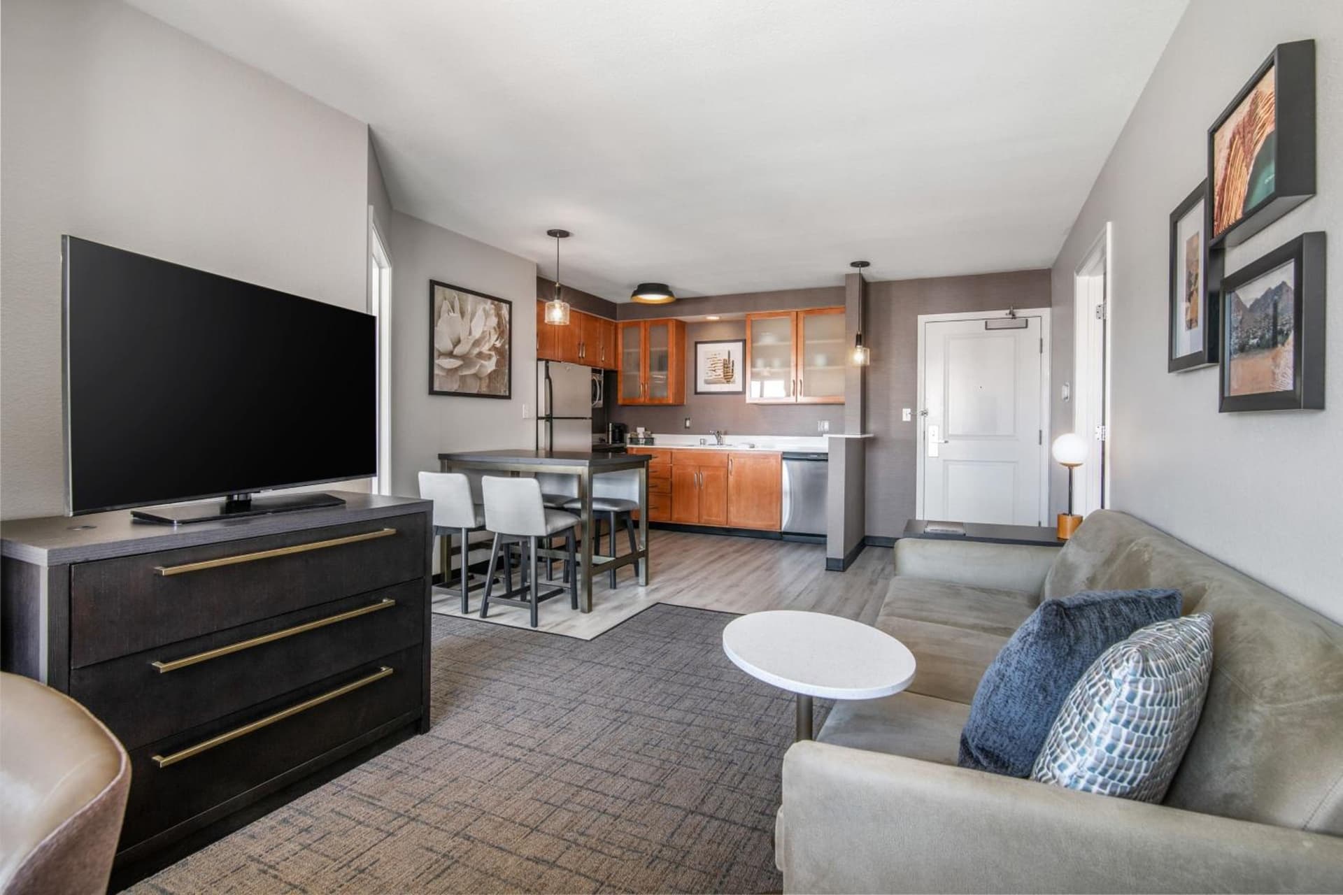 Residence Inn Phoenix Glendale Sports & Entertainment District gallery photo in Glendale, AZ — image 8