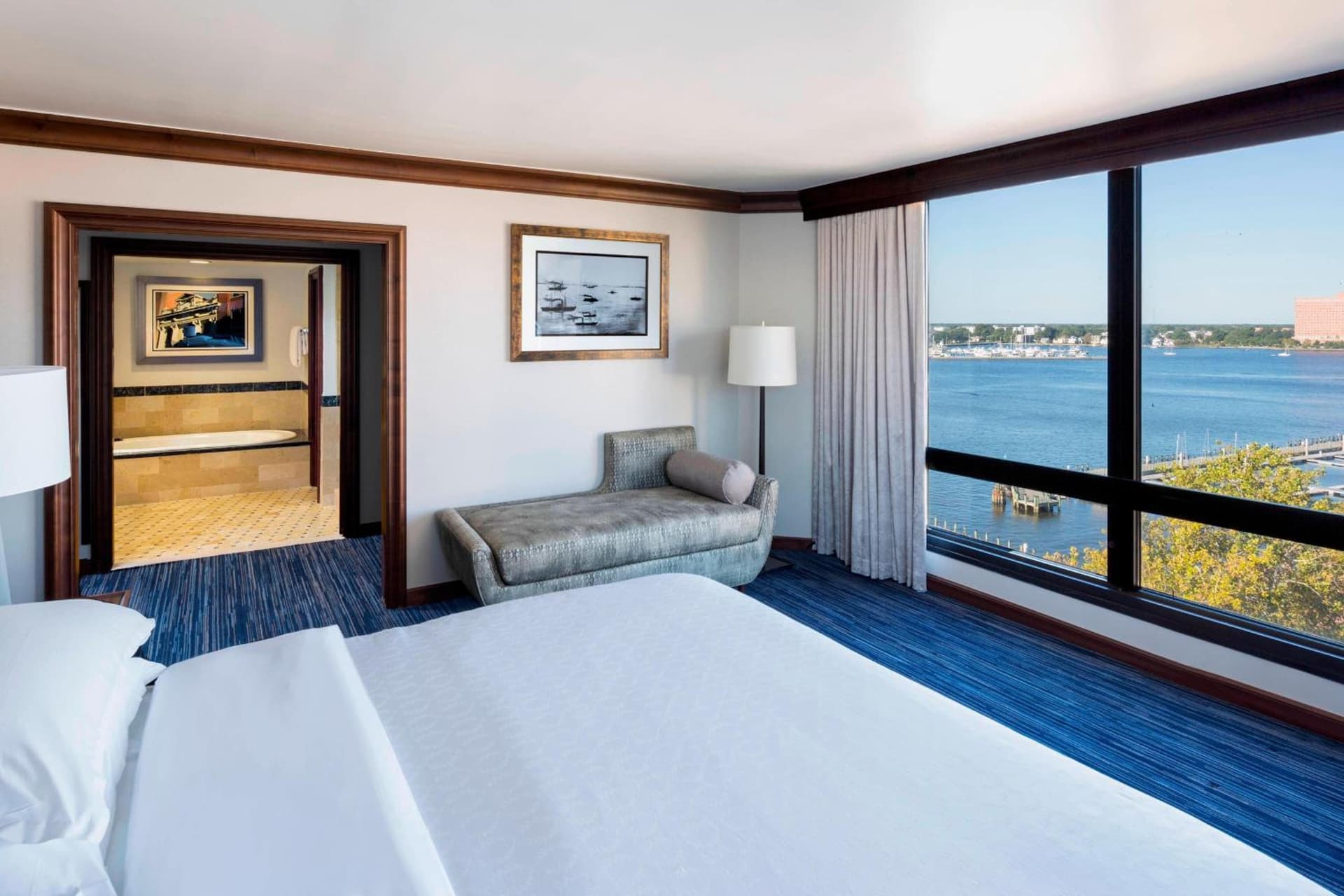 Sheraton Norfolk Waterside Hotel gallery photo in Norfolk, VA — image 21