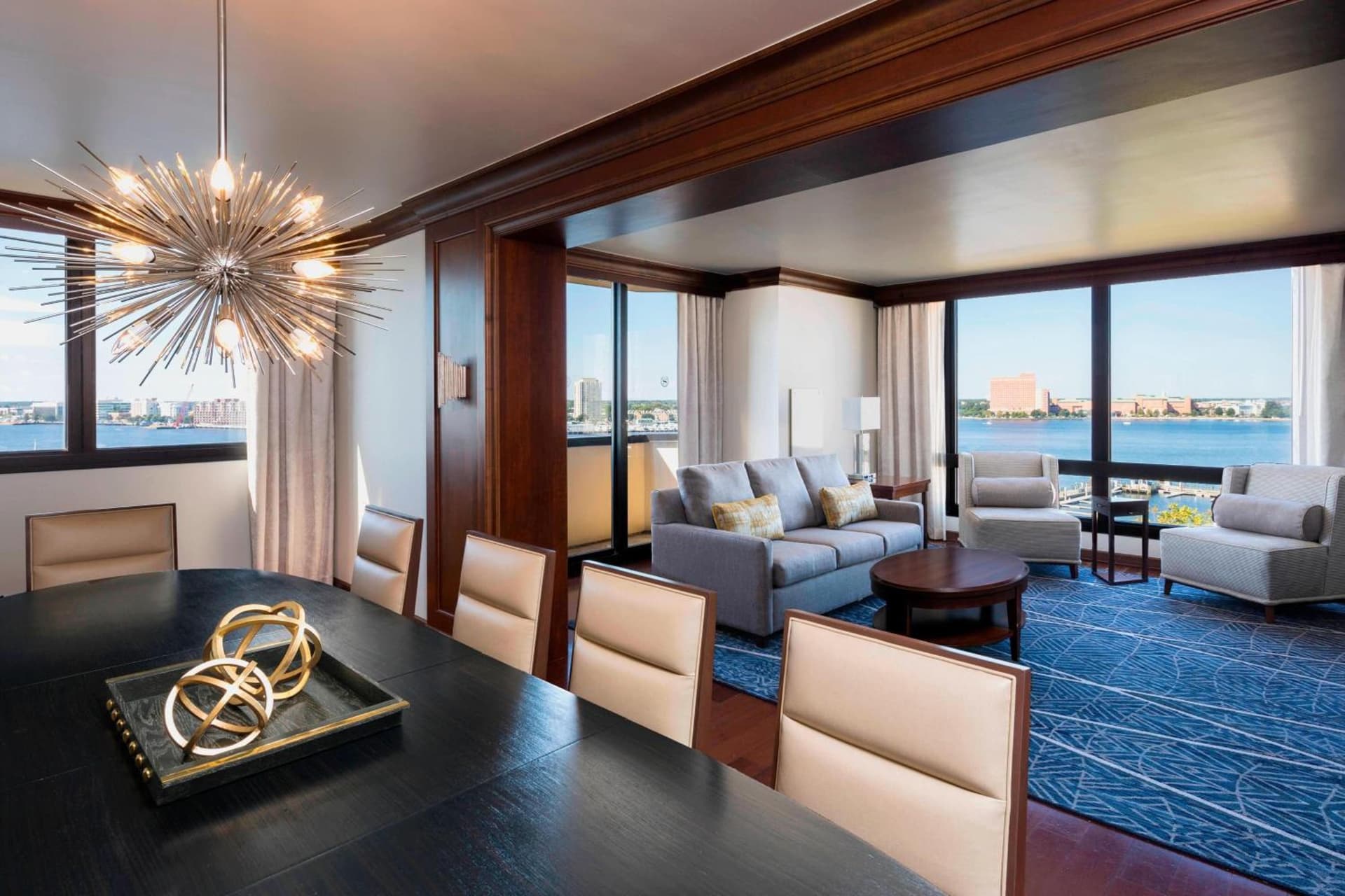 Sheraton Norfolk Waterside Hotel gallery photo in Norfolk, VA — image 42