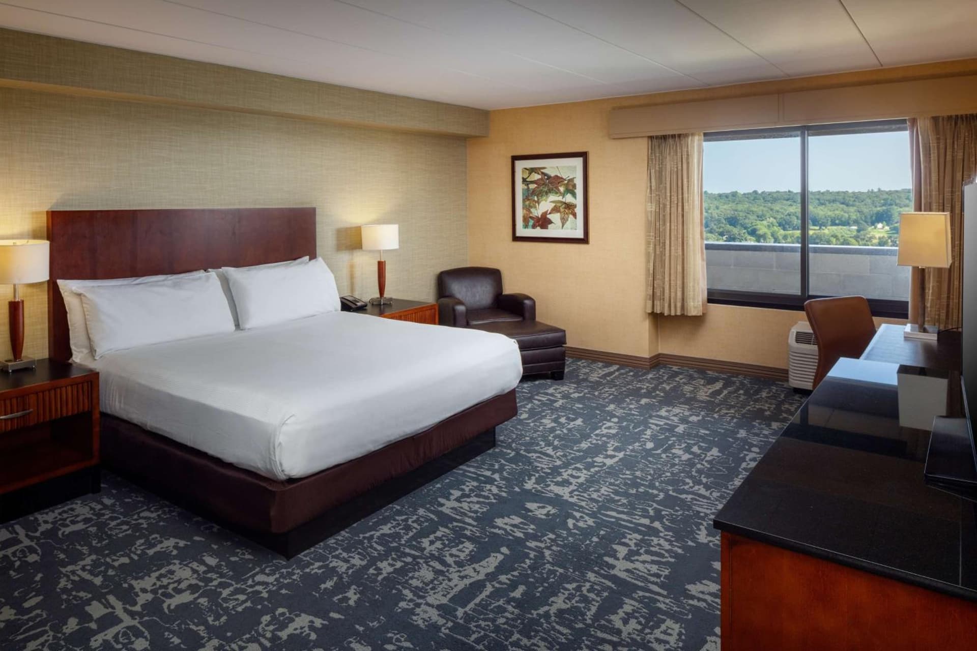 DoubleTree Boston North Shore Danvers interior in Danvers — gallery photo 2