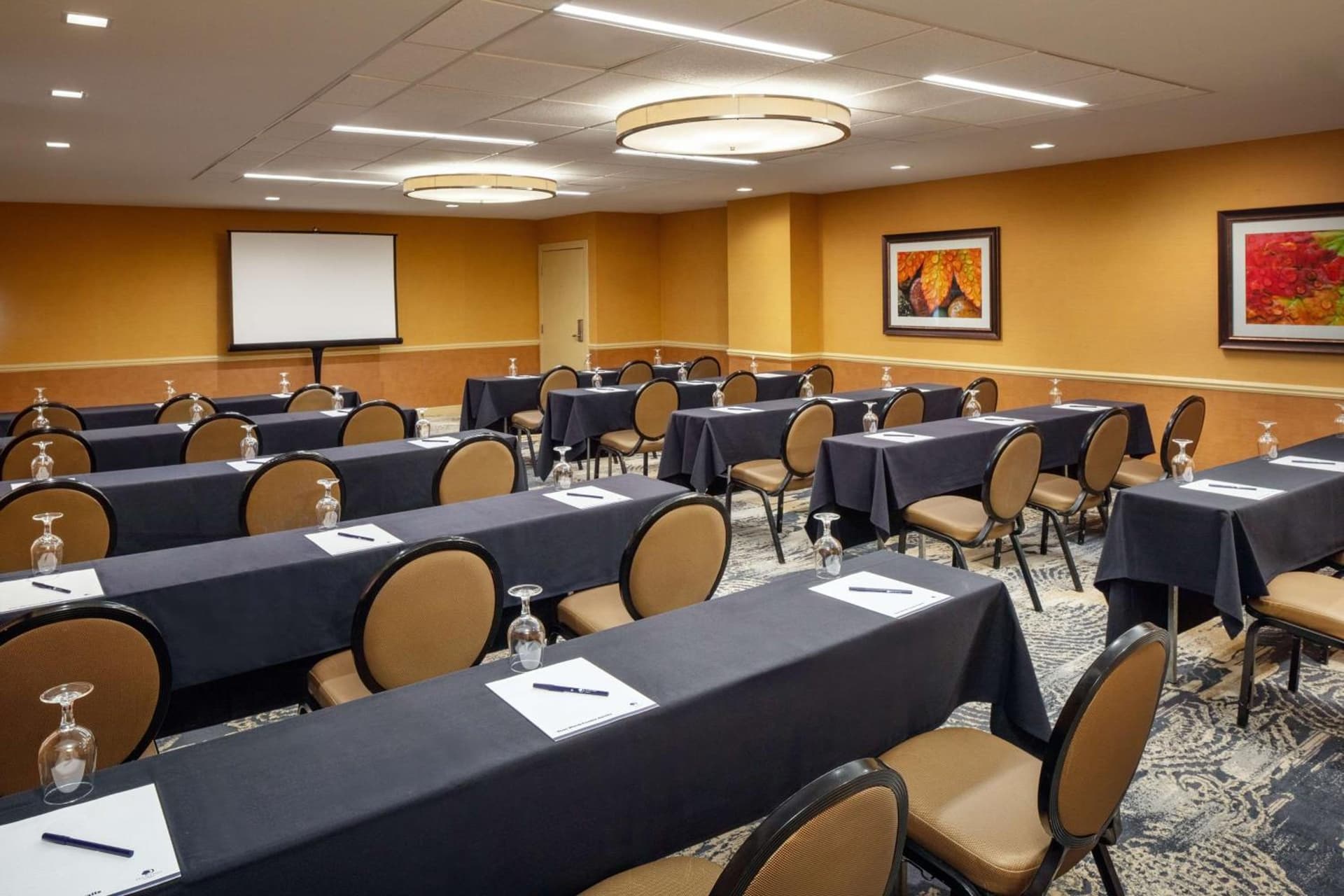DoubleTree Boston North Shore Danvers gallery photo in Danvers — image 14
