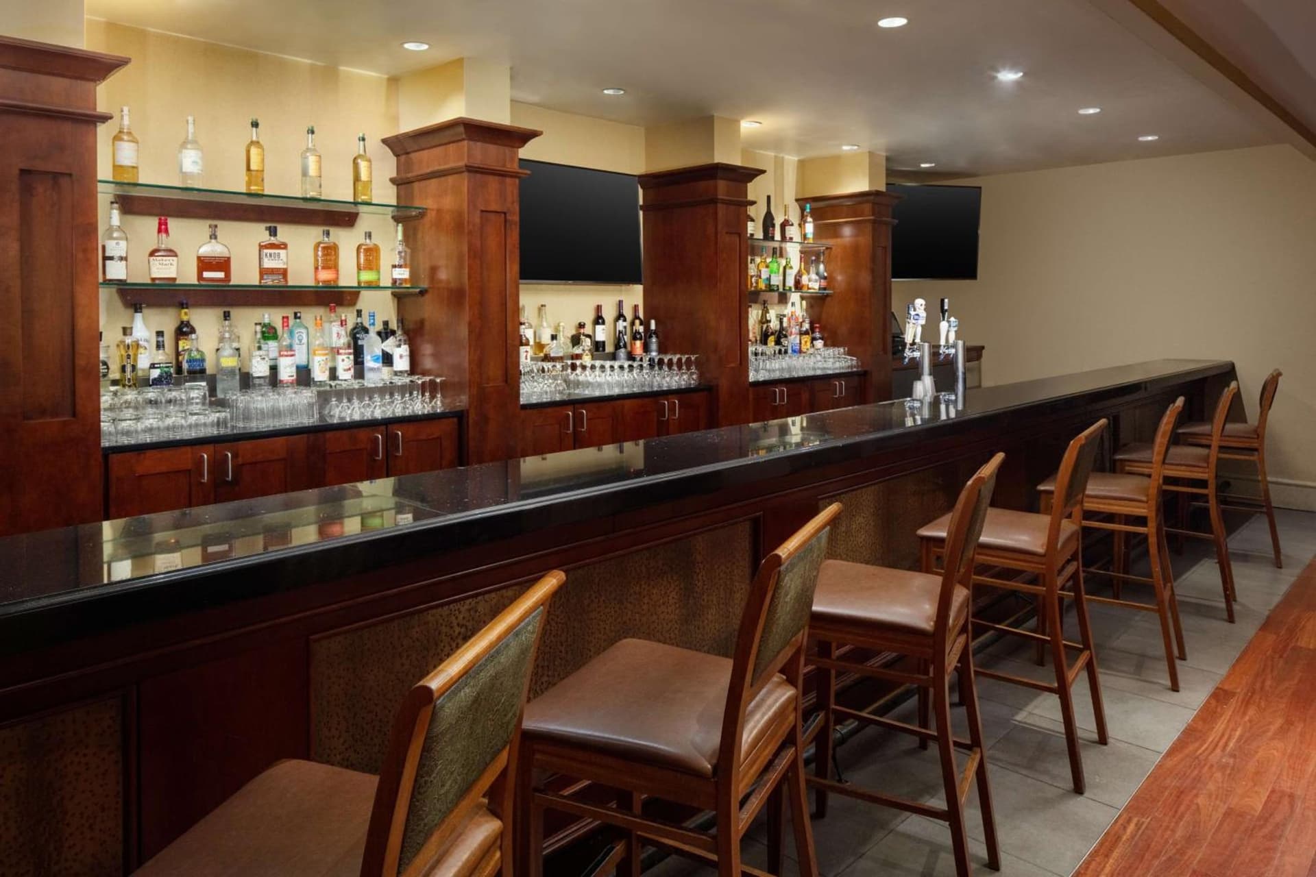 DoubleTree Boston North Shore Danvers gallery photo in Danvers — image 40