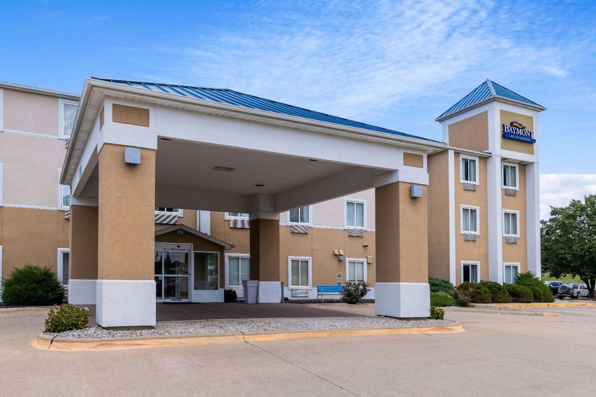 Baymont by Wyndham Kirksville University Area interior in Kirksville, MO — gallery photo 2