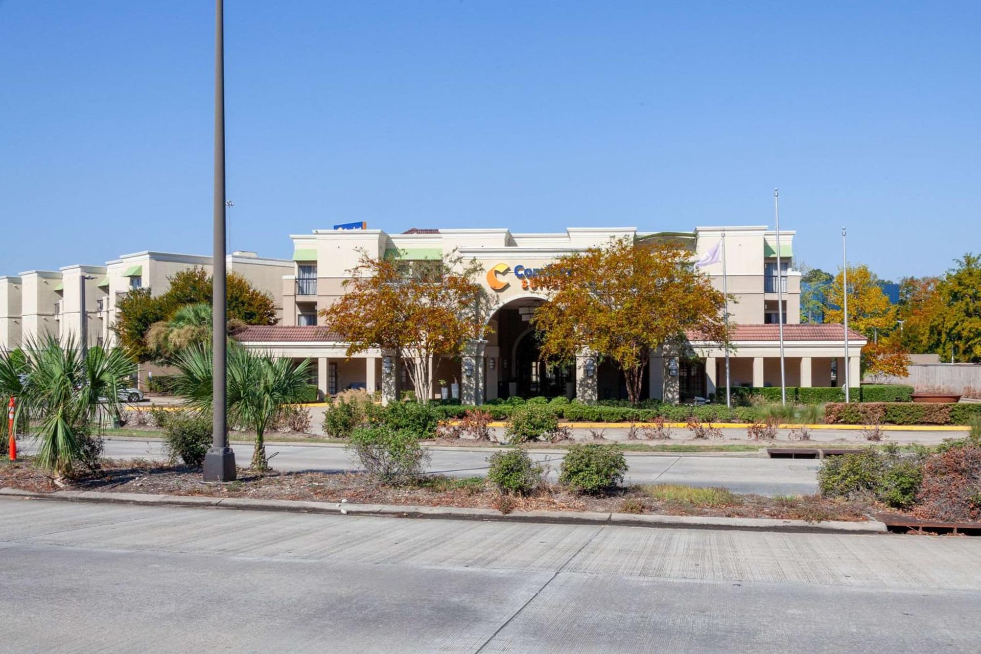 Comfort Suites Baton Rouge South I-10 property views in Baton Rouge, LA — gallery photo 3