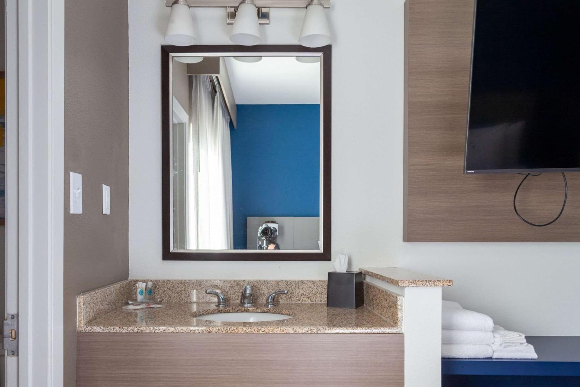 Comfort Suites Baton Rouge South I-10 gallery photo in Baton Rouge, LA — image 42