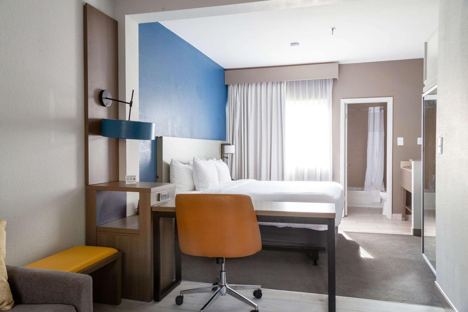 Comfort Suites Baton Rouge South I-10 gallery photo in Baton Rouge, LA — image 13