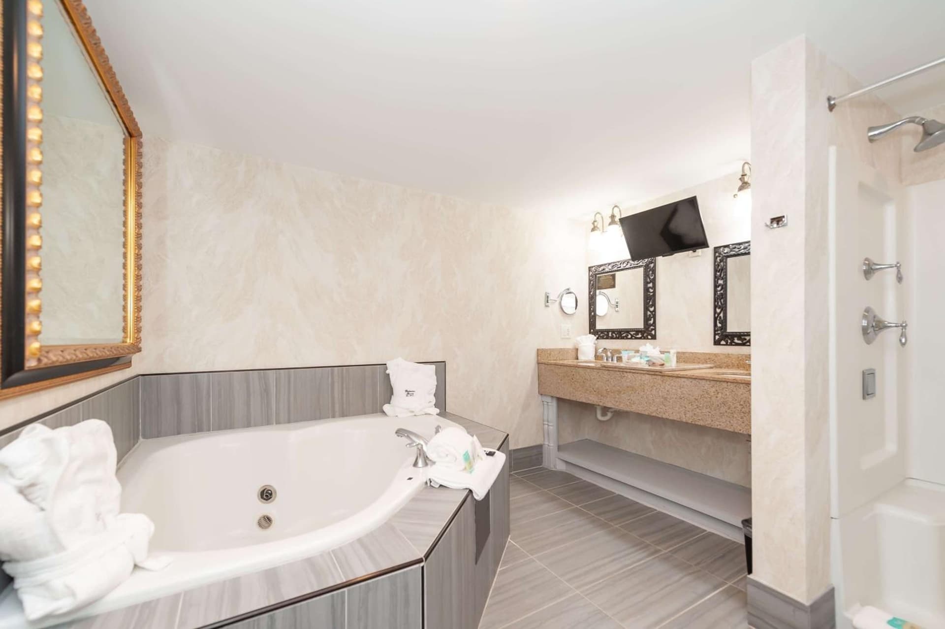 Bellissimo Hotel, Trademark by Wyndham Near Foxwoods Casino gallery photo in North Stonington — image 55