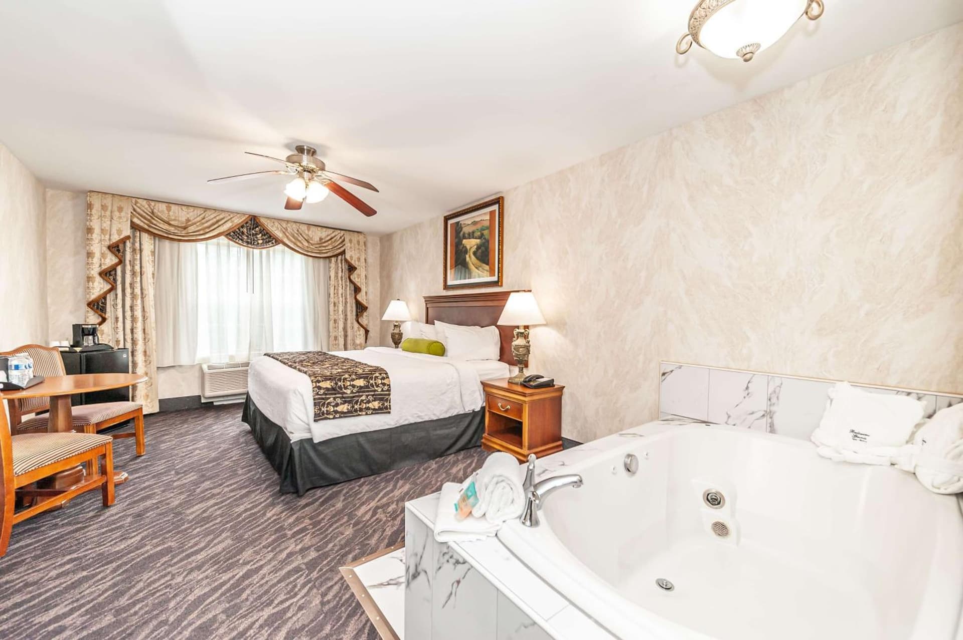 Bellissimo Hotel, Trademark by Wyndham Near Foxwoods Casino gallery photo in North Stonington — image 4