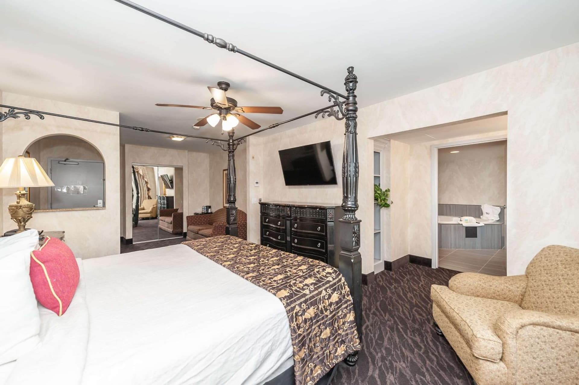 Bellissimo Hotel, Trademark by Wyndham Near Foxwoods Casino gallery photo in North Stonington — image 13