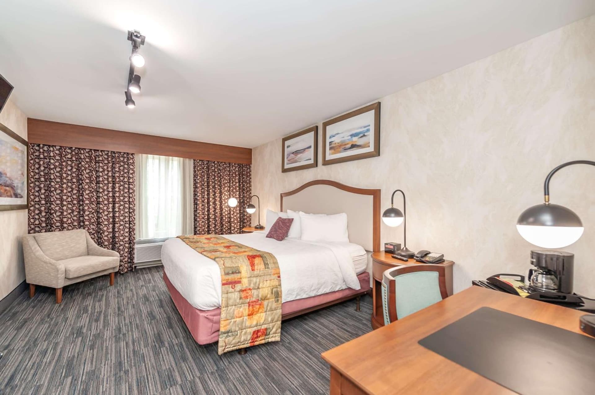 Bellissimo Hotel, Trademark by Wyndham Near Foxwoods Casino gallery photo in North Stonington — image 61