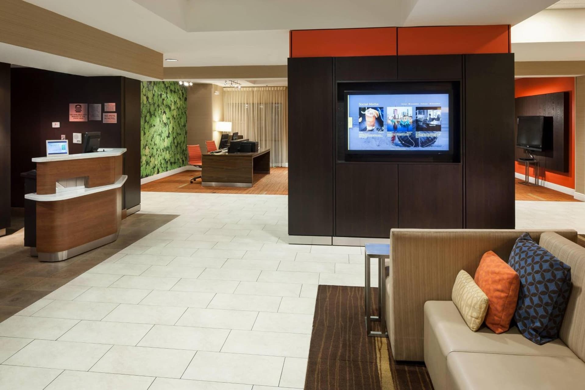Courtyard by Marriott Jackson Ridgeland property views in Jackson, MS — gallery photo 3