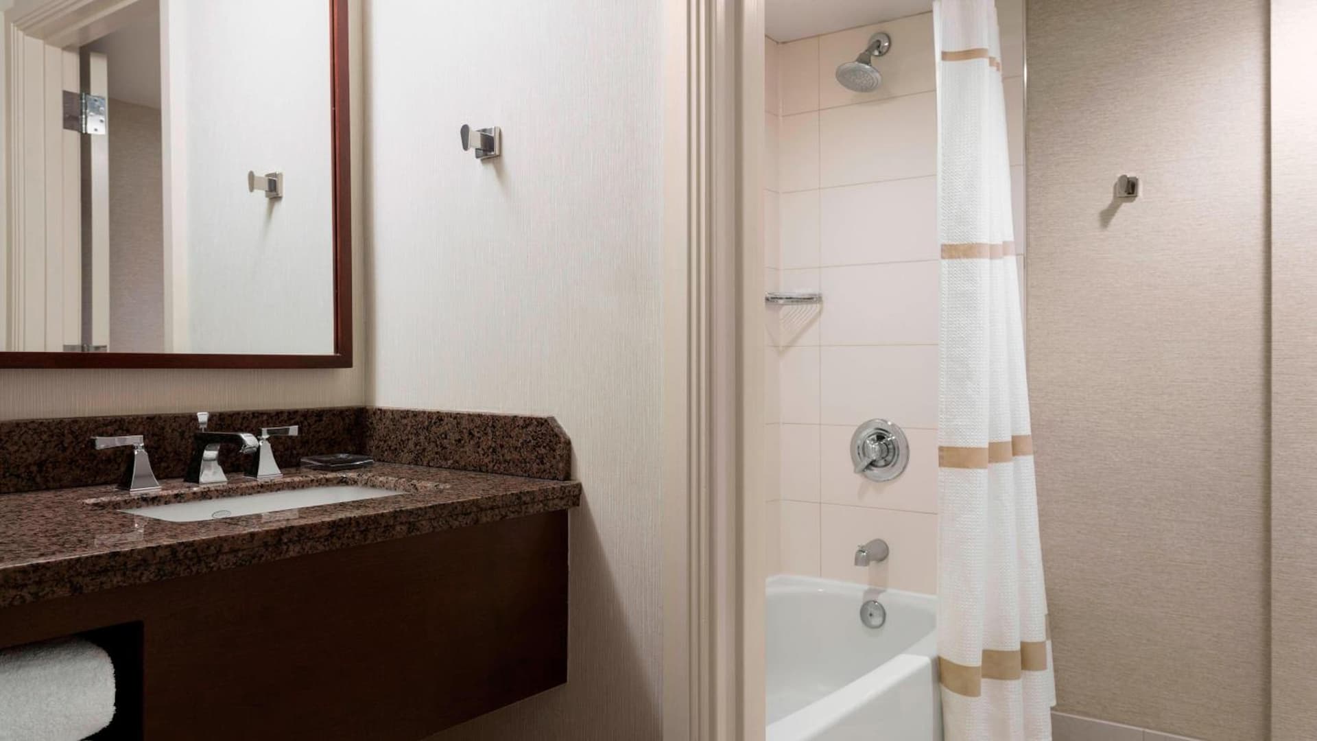 Cleveland Marriott Downtown at Key Tower gallery photo in Cleveland, OH — image 12