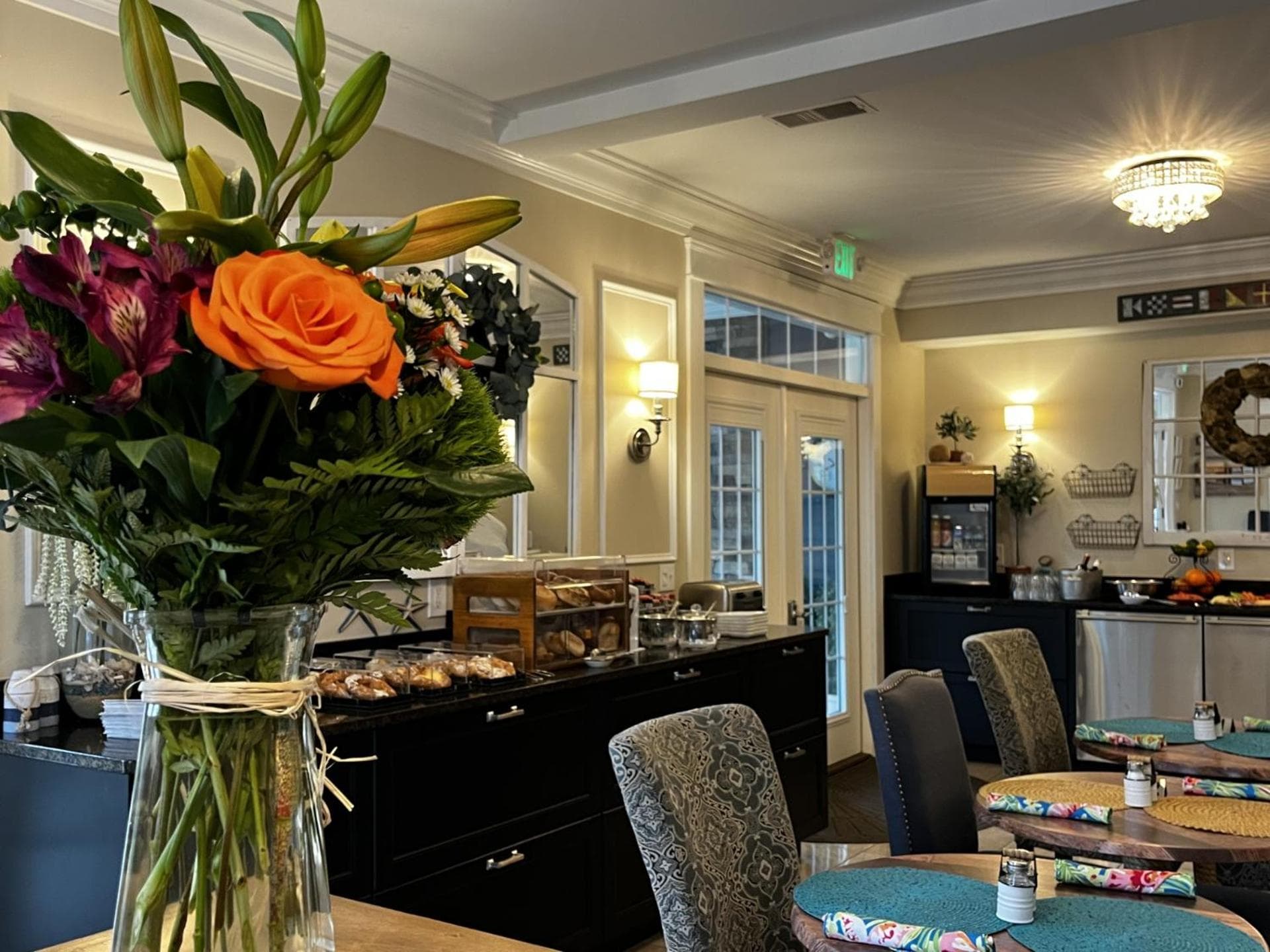 Anchor Inn Boutique Hotel gallery photo in Put-in-Bay, OH — image 41