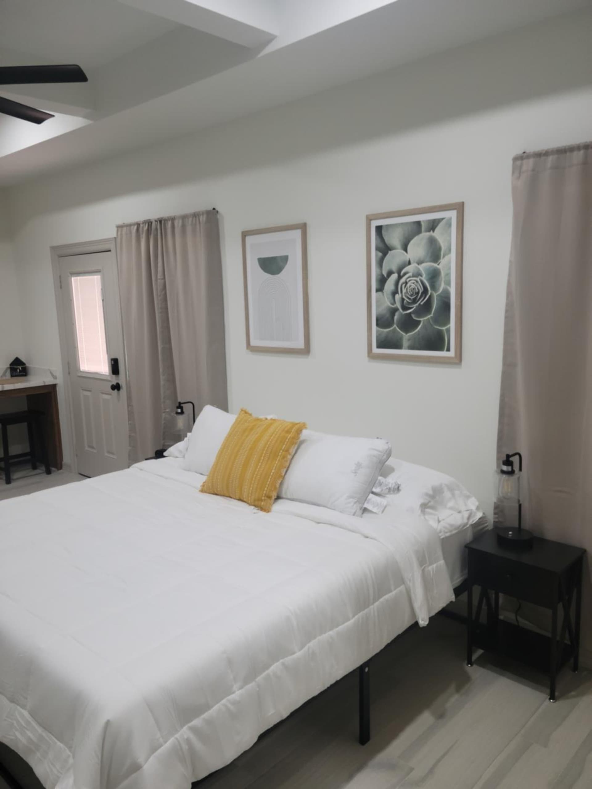 1 Bedroom suite close to Bert Ogden arena gallery photo in Edinburg, TX — image 8