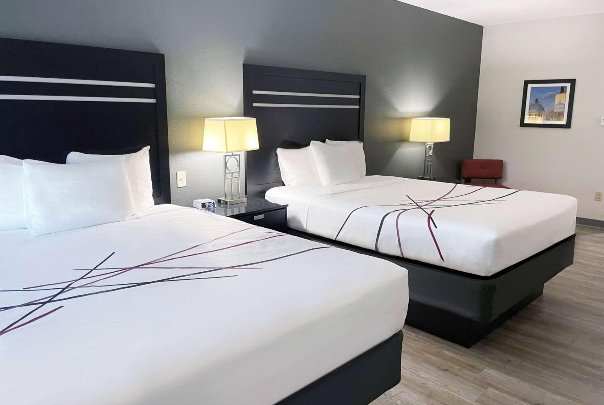 La Quinta Inn & Suites by Wyndham Tulsa Midtown gallery photo in Tulsa, OK — image 12