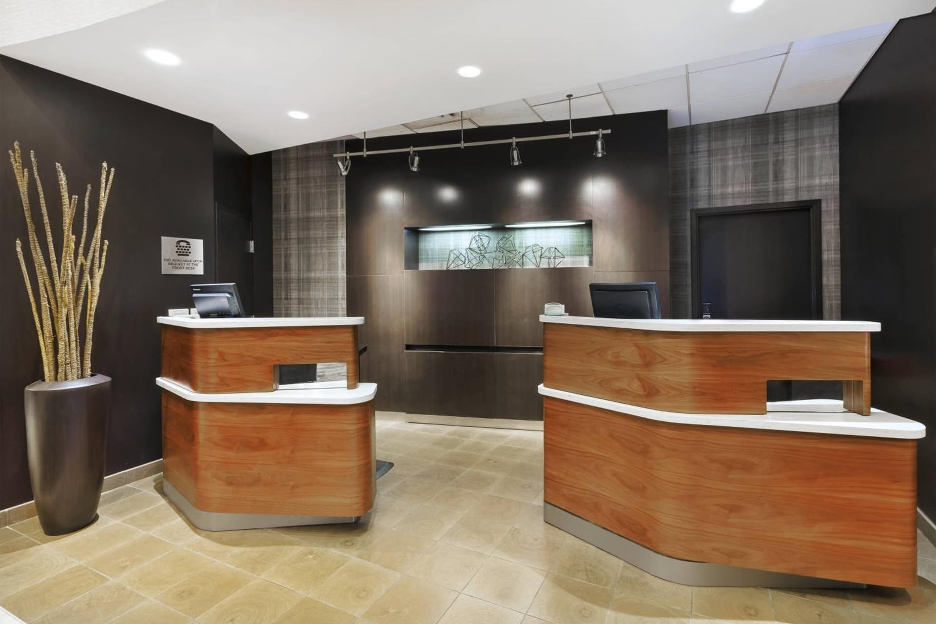 Courtyard by Marriott Secaucus Meadowlands property views in Secaucus, NJ — gallery photo 3