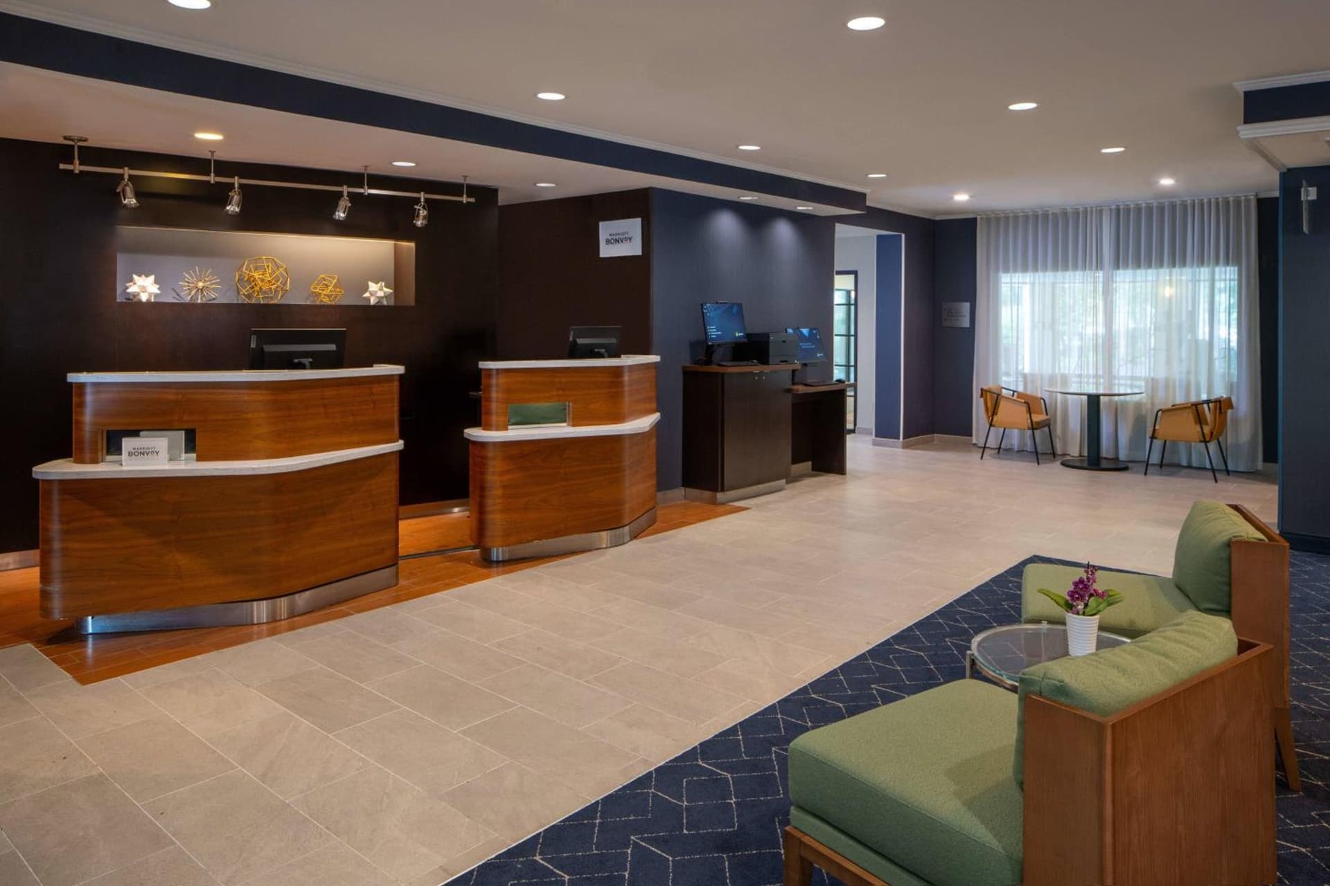 Courtyard by Marriott Covington / Mandeville interior in Covington, LA — gallery photo 2