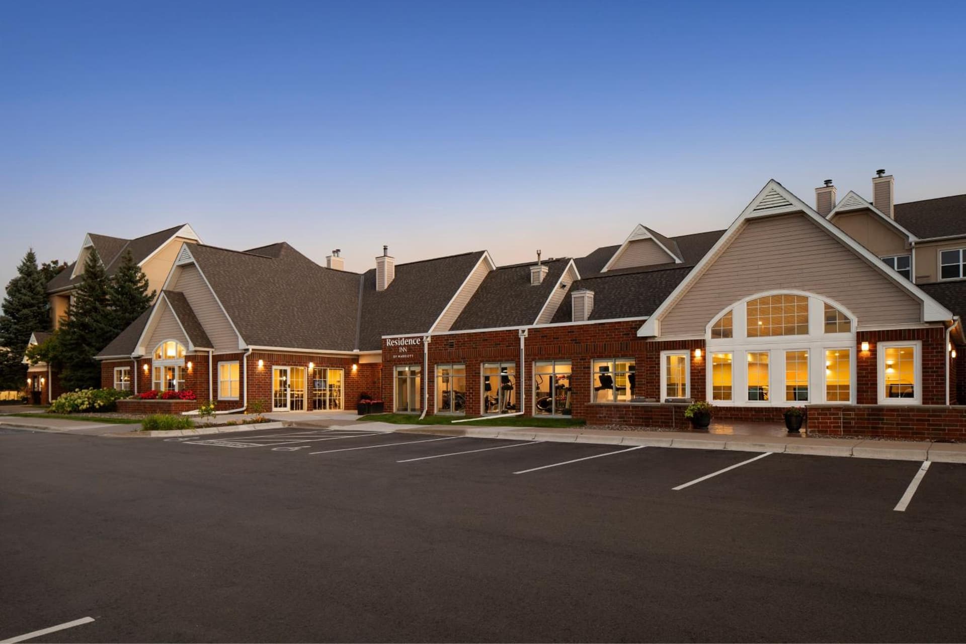 Residence Inn Minneapolis St. Paul/Roseville property views in Roseville, MN — gallery photo 3