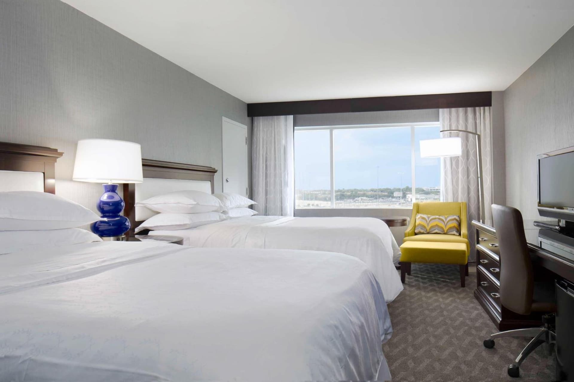Sheraton Arlington Hotel interior in Arlington, TX — gallery photo 2