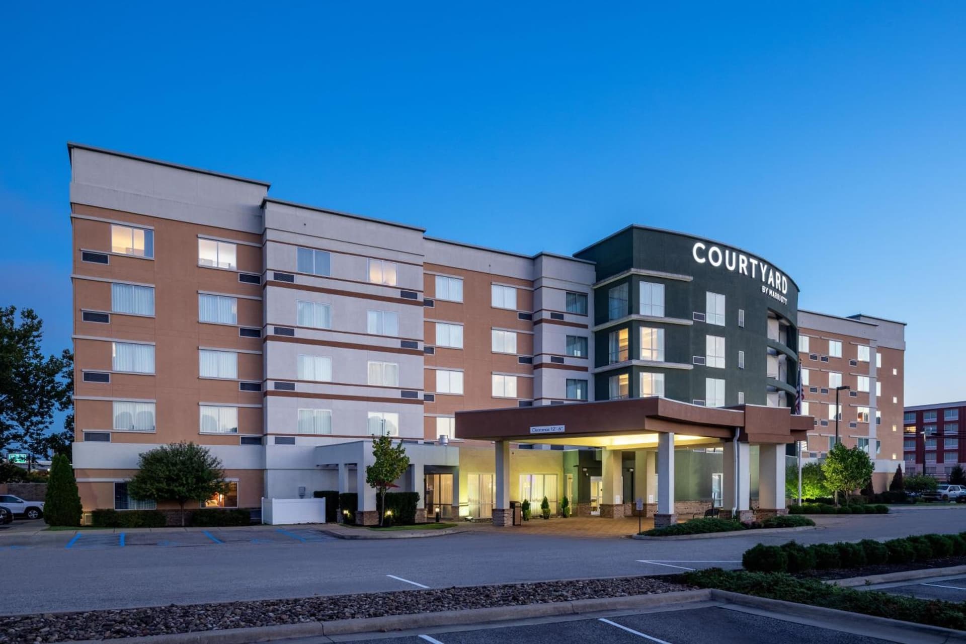 Courtyard by Marriott Charleston Downtown/Civic Center — hotel in Charleston, West Virginia