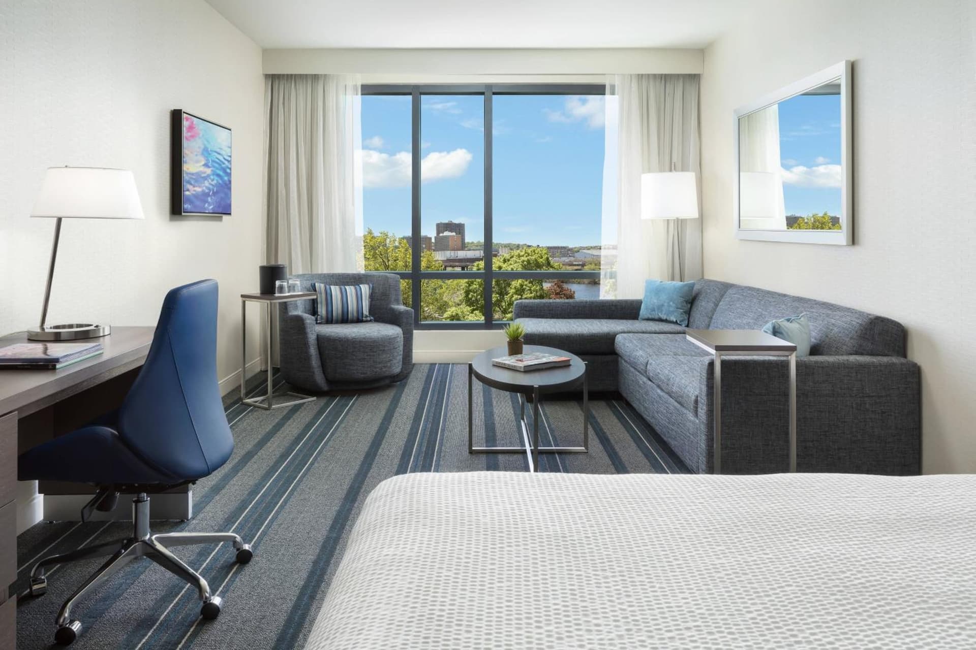 Courtyard by Marriott Boston Cambridge gallery photo in Cambridge, MA — image 13