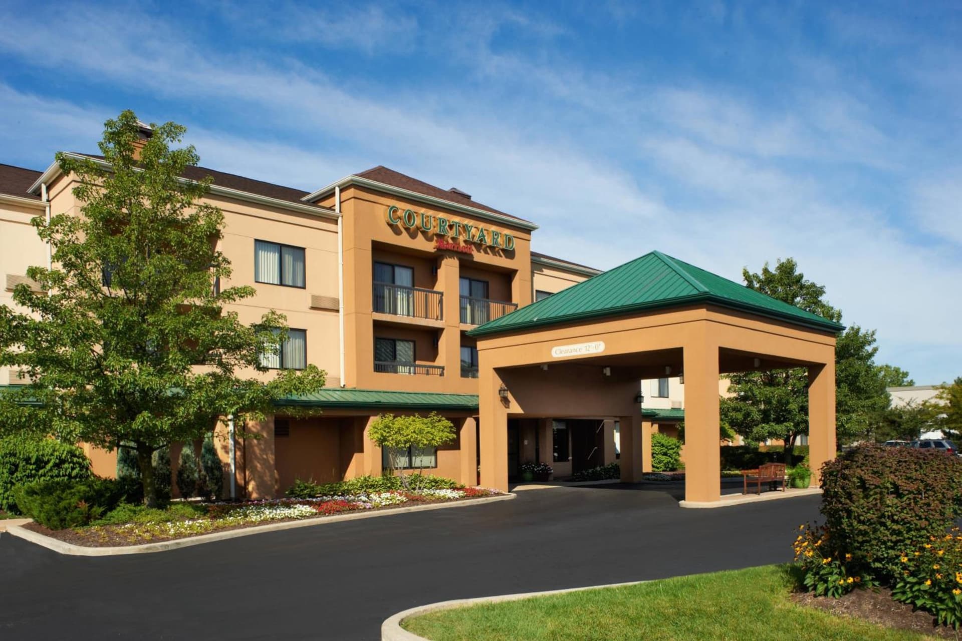 Courtyard Toledo Maumee/Arrowhead — hotel in Maumee, Ohio