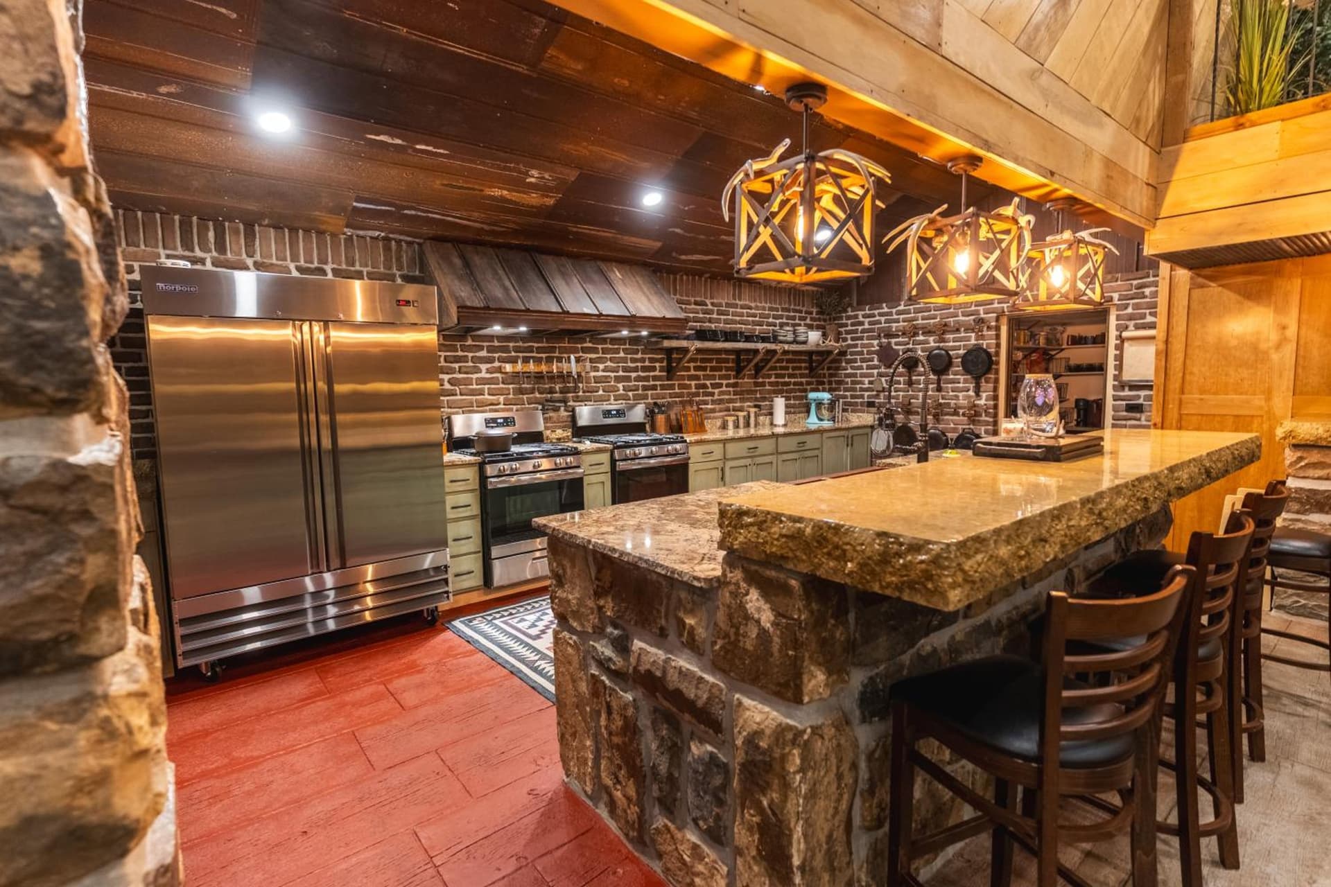 Bearshield Lodge property views in Mount Sterling, IL — gallery photo 3
