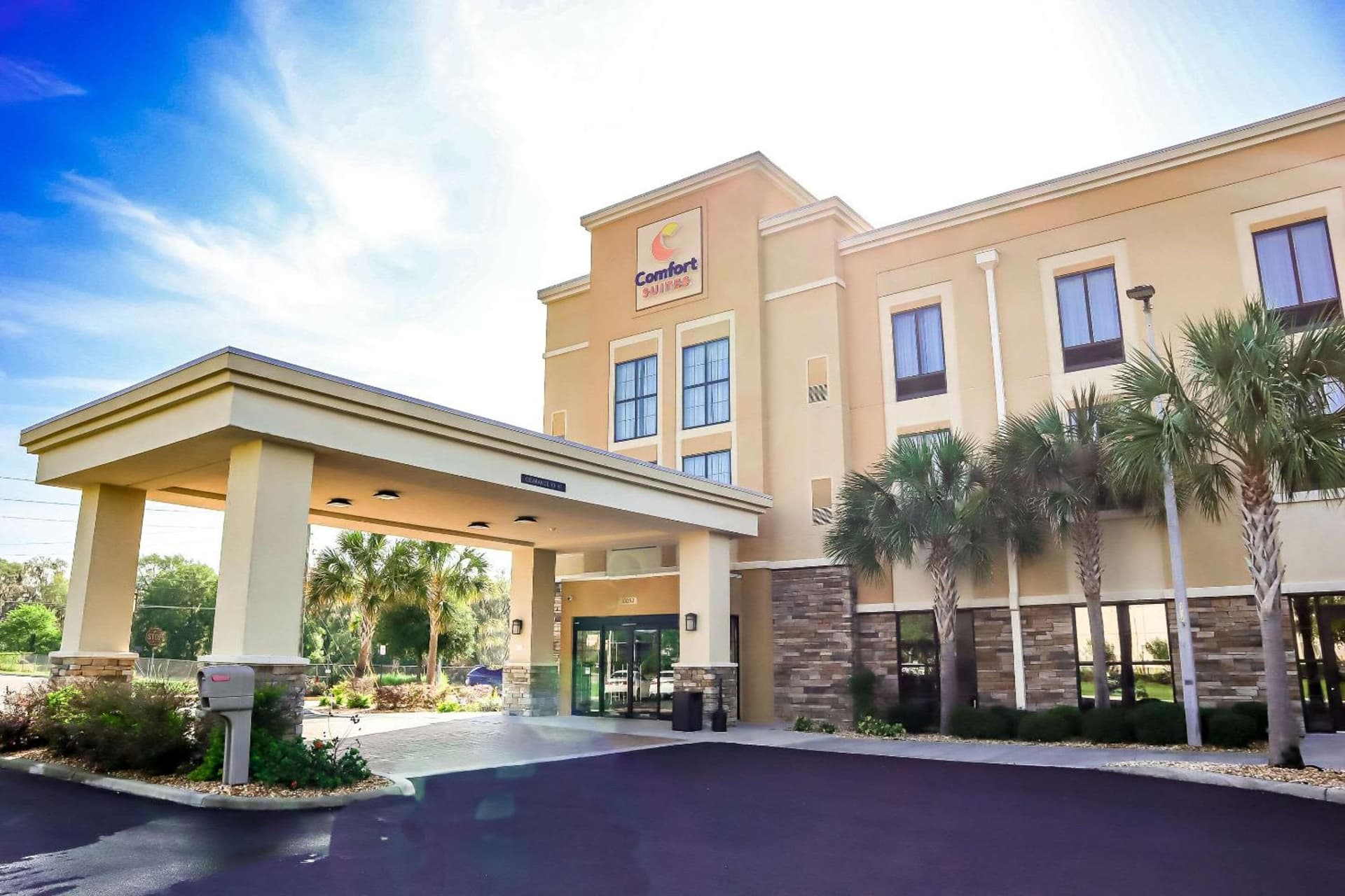 Comfort Suites Dunnellon near Rainbow Springs gallery photo in Dunnellon, FL — image 7