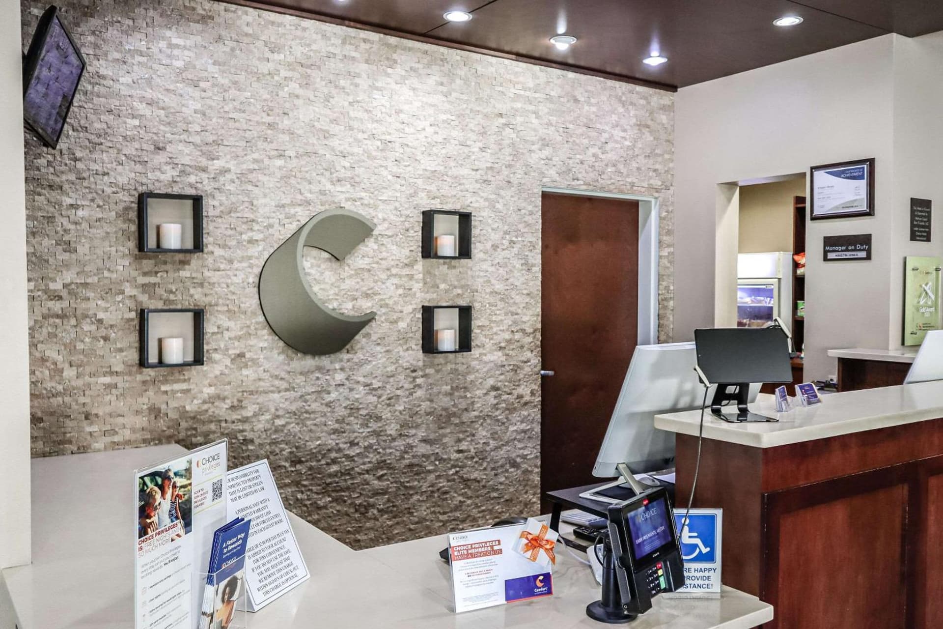 Comfort Suites Dunnellon near Rainbow Springs gallery photo in Dunnellon, FL — image 11