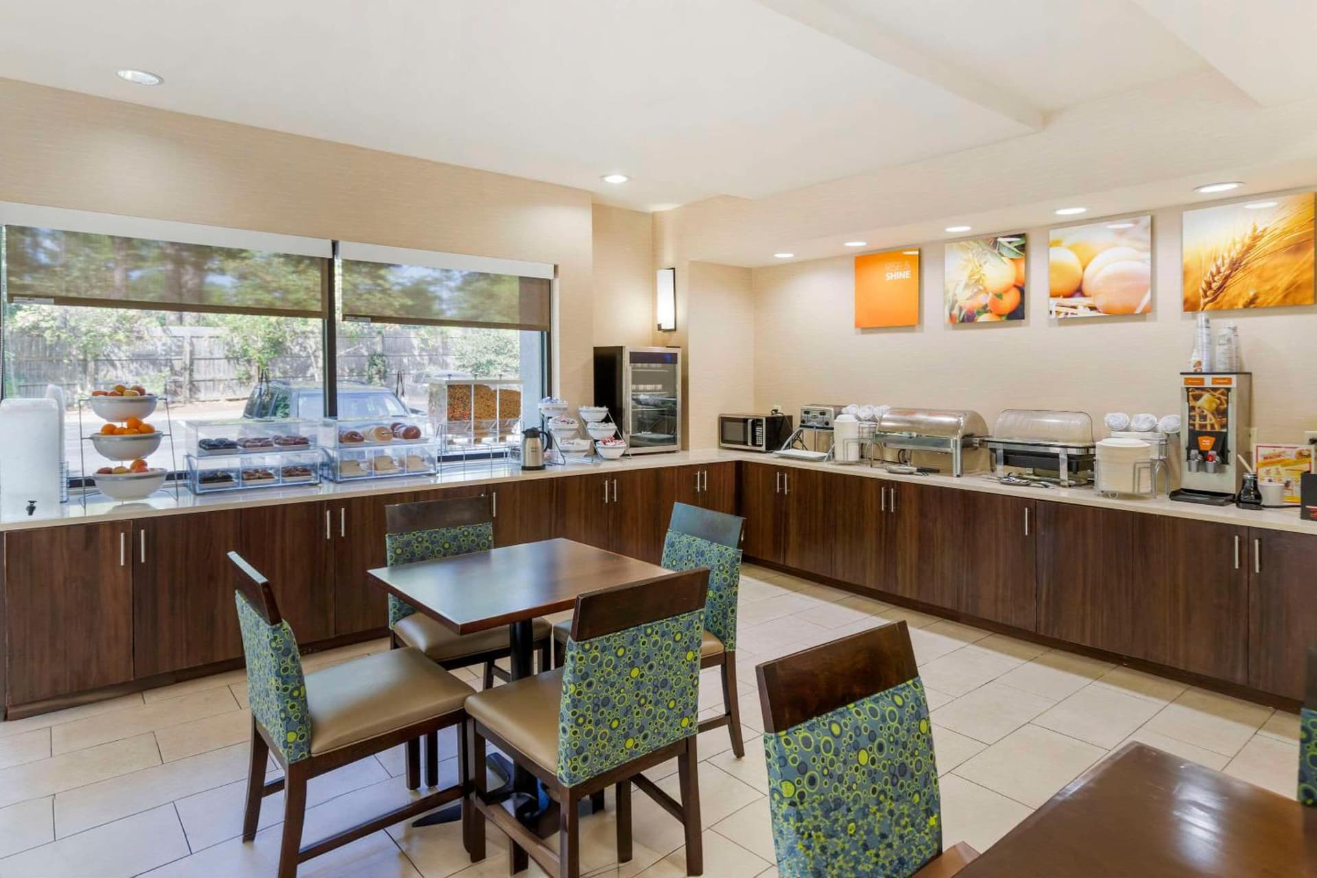 Comfort Suites Columbia Northeast - Fort Jackson gallery photo in Columbia, SC — image 35
