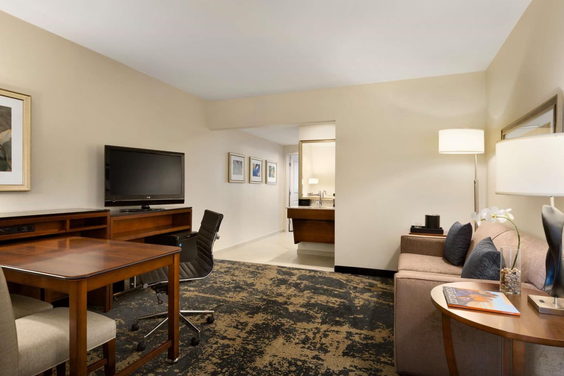 Embassy Suites by Hilton Denver Downtown Convention Center gallery photo in Denver, CO — image 61