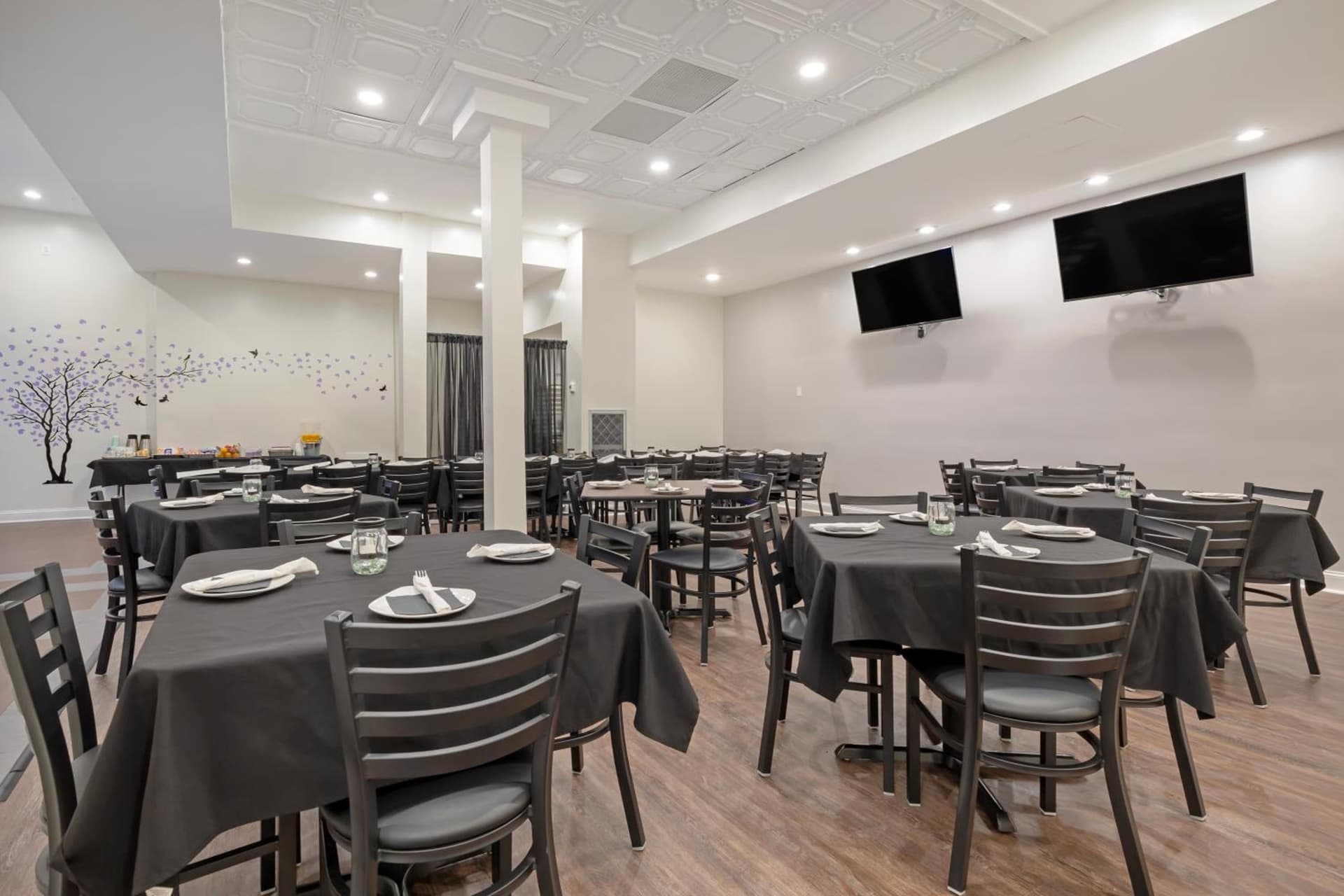 Clarion Hotel & Suites BWI Airport North gallery photo in Baltimore, MD — image 77
