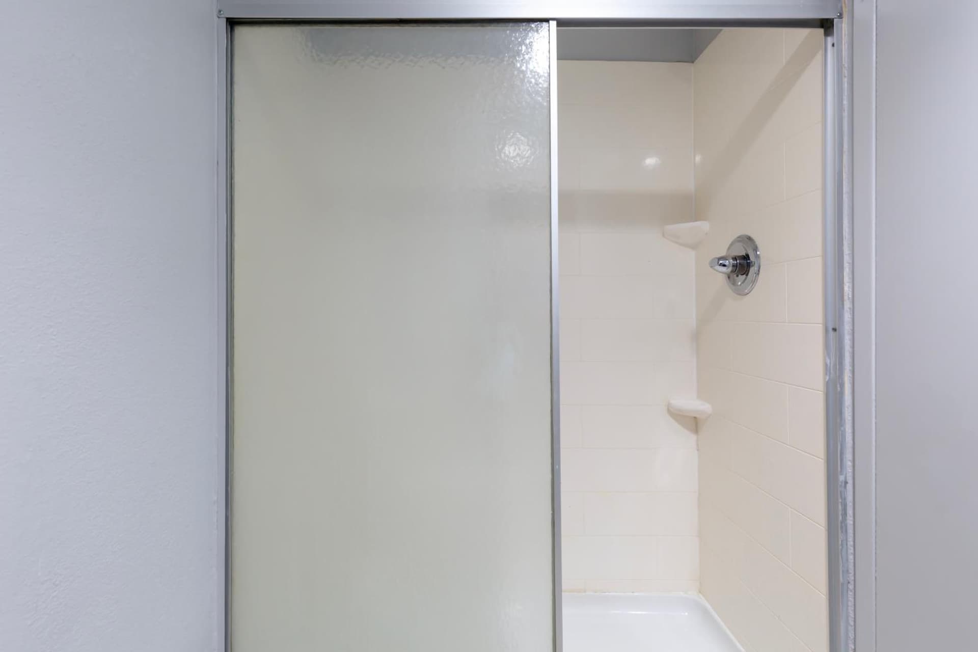 Clarion Hotel & Suites BWI Airport North gallery photo in Baltimore, MD — image 80