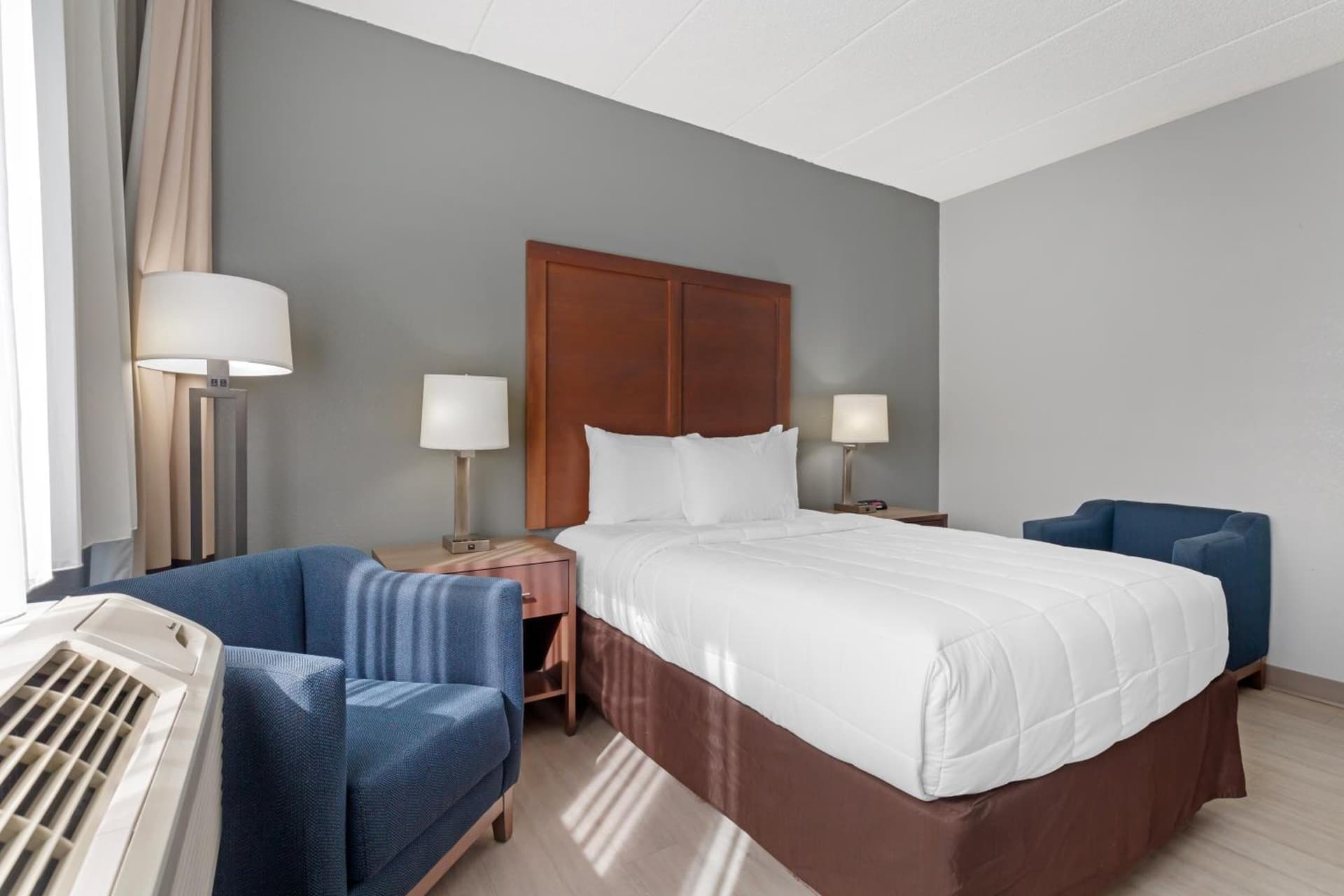 Clarion Hotel & Suites BWI Airport North gallery photo in Baltimore, MD — image 5