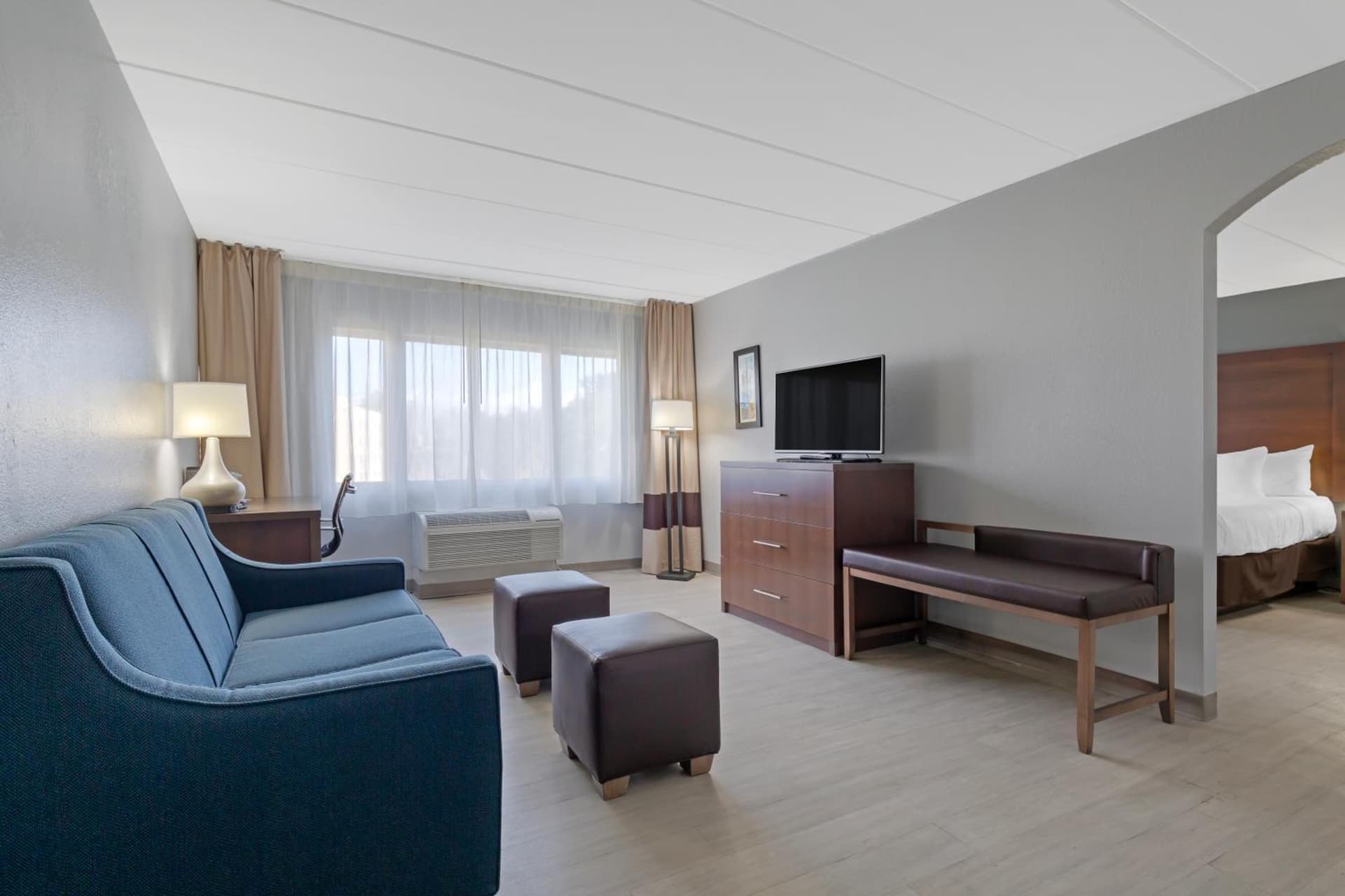 Clarion Hotel & Suites BWI Airport North gallery photo in Baltimore, MD — image 51