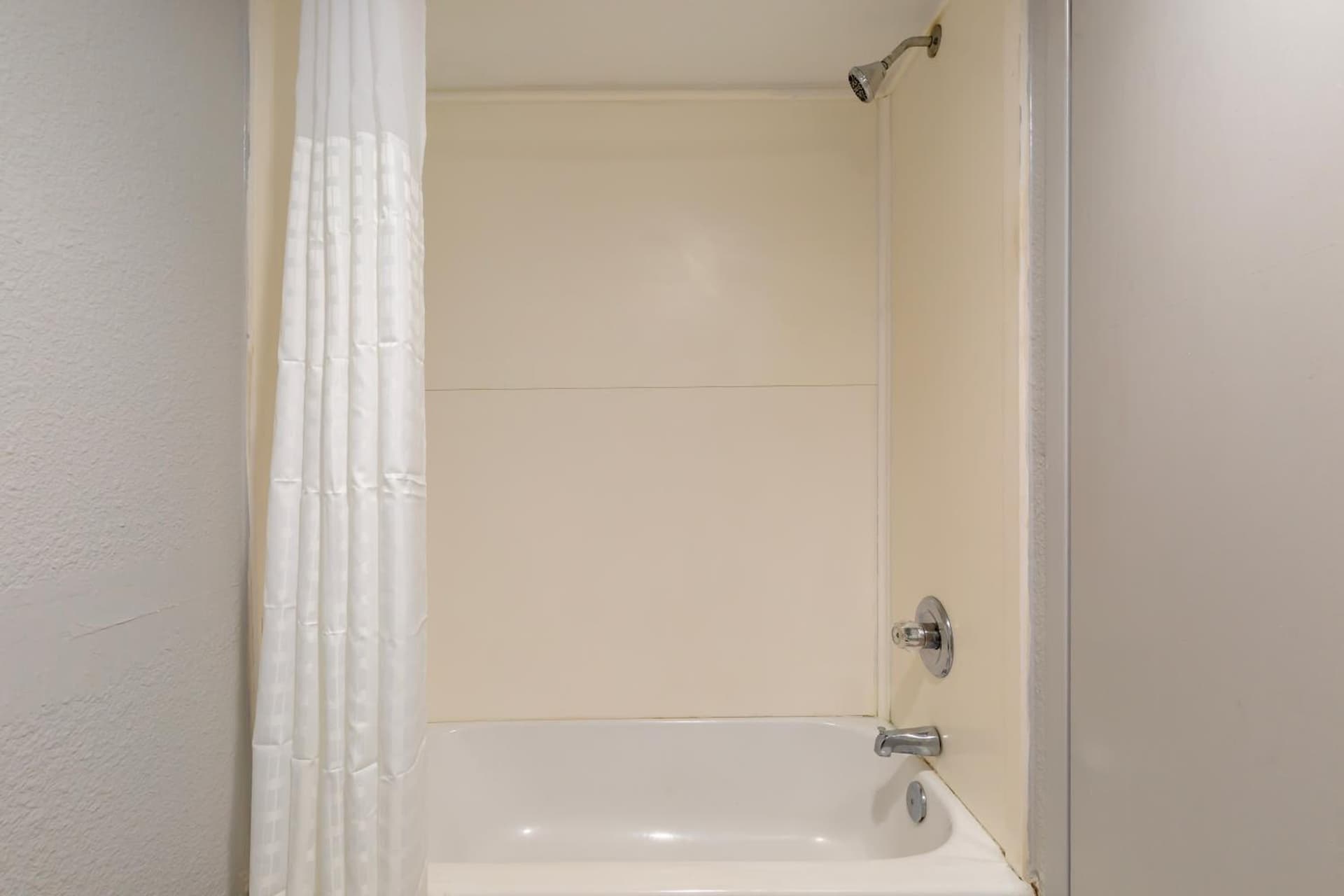 Clarion Hotel & Suites BWI Airport North gallery photo in Baltimore, MD — image 53