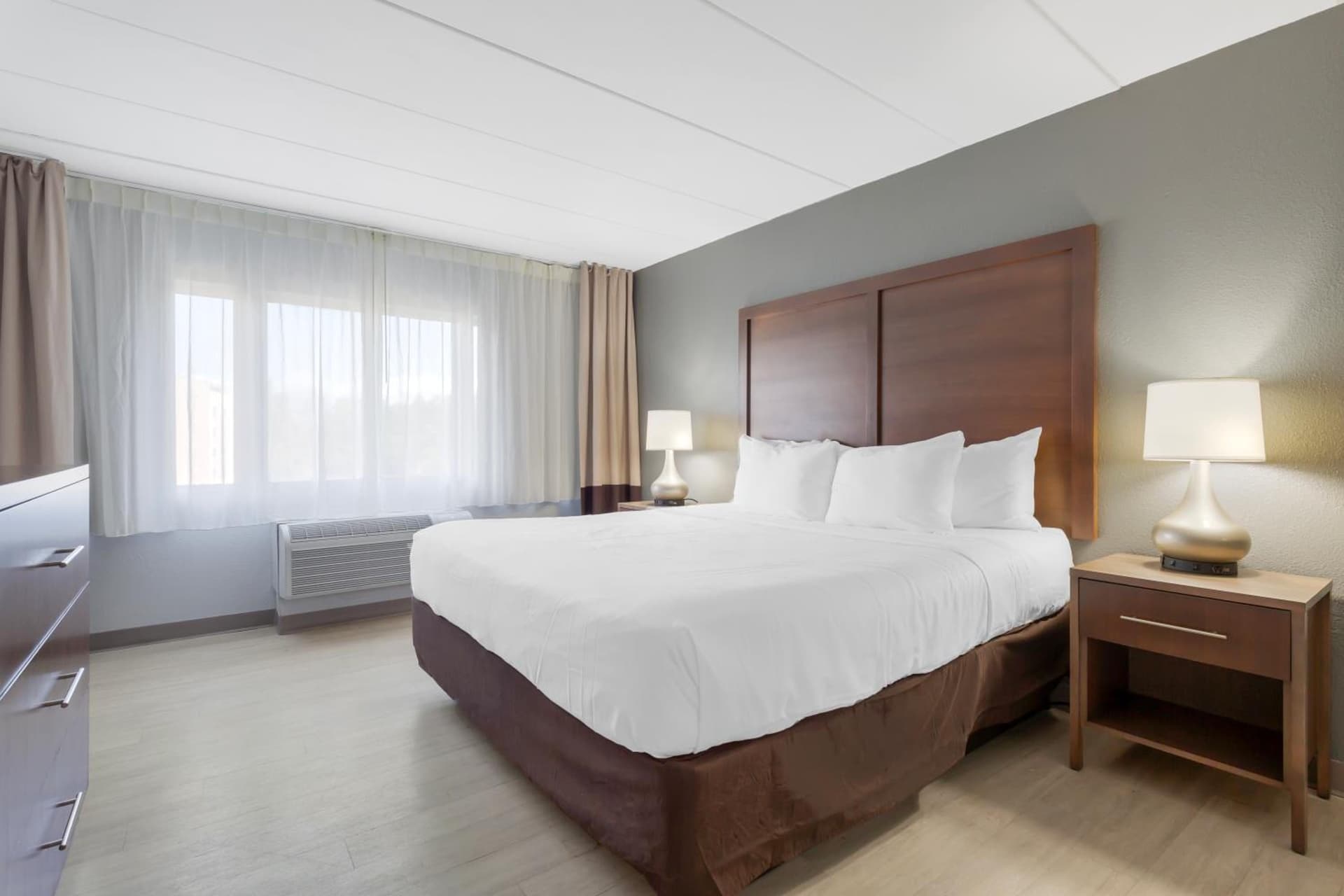 Clarion Hotel & Suites BWI Airport North gallery photo in Baltimore, MD — image 79