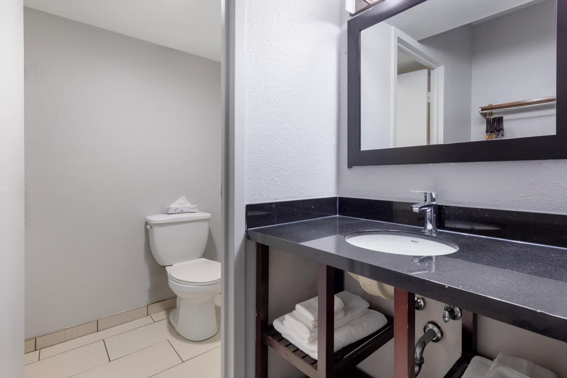Clarion Hotel & Suites BWI Airport North gallery photo in Baltimore, MD — image 71