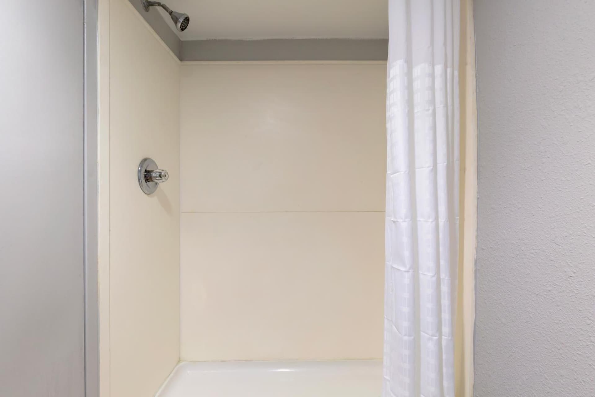 Clarion Hotel & Suites BWI Airport North gallery photo in Baltimore, MD — image 44