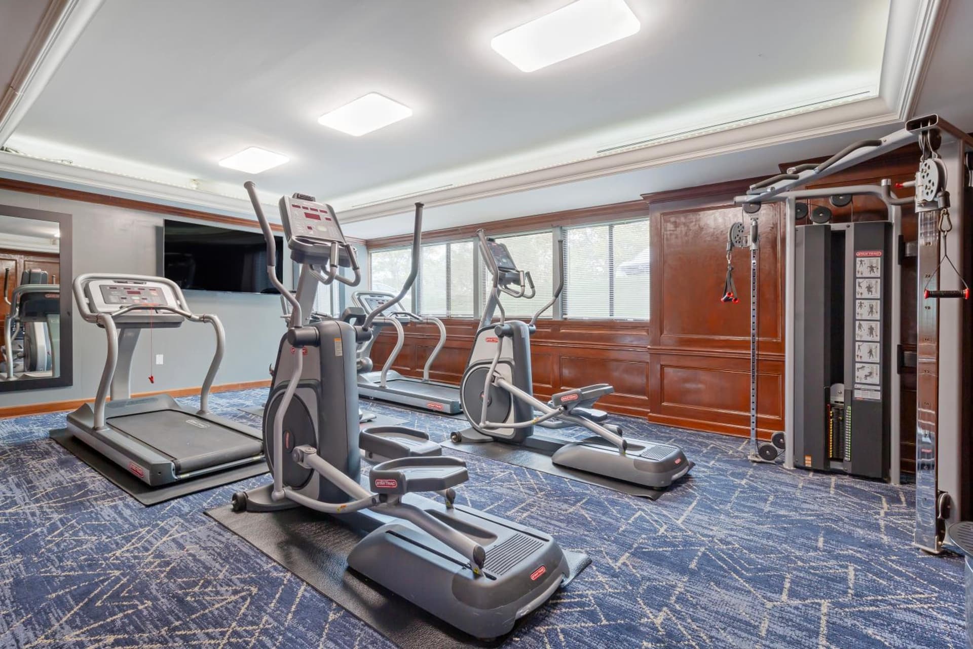 Clarion Hotel & Suites BWI Airport North gallery photo in Baltimore, MD — image 12