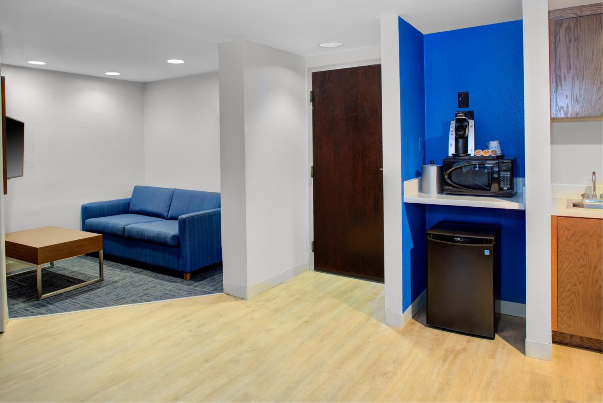 Holiday Inn Express - Chester by IHG interior in Chester, VA — gallery photo 2