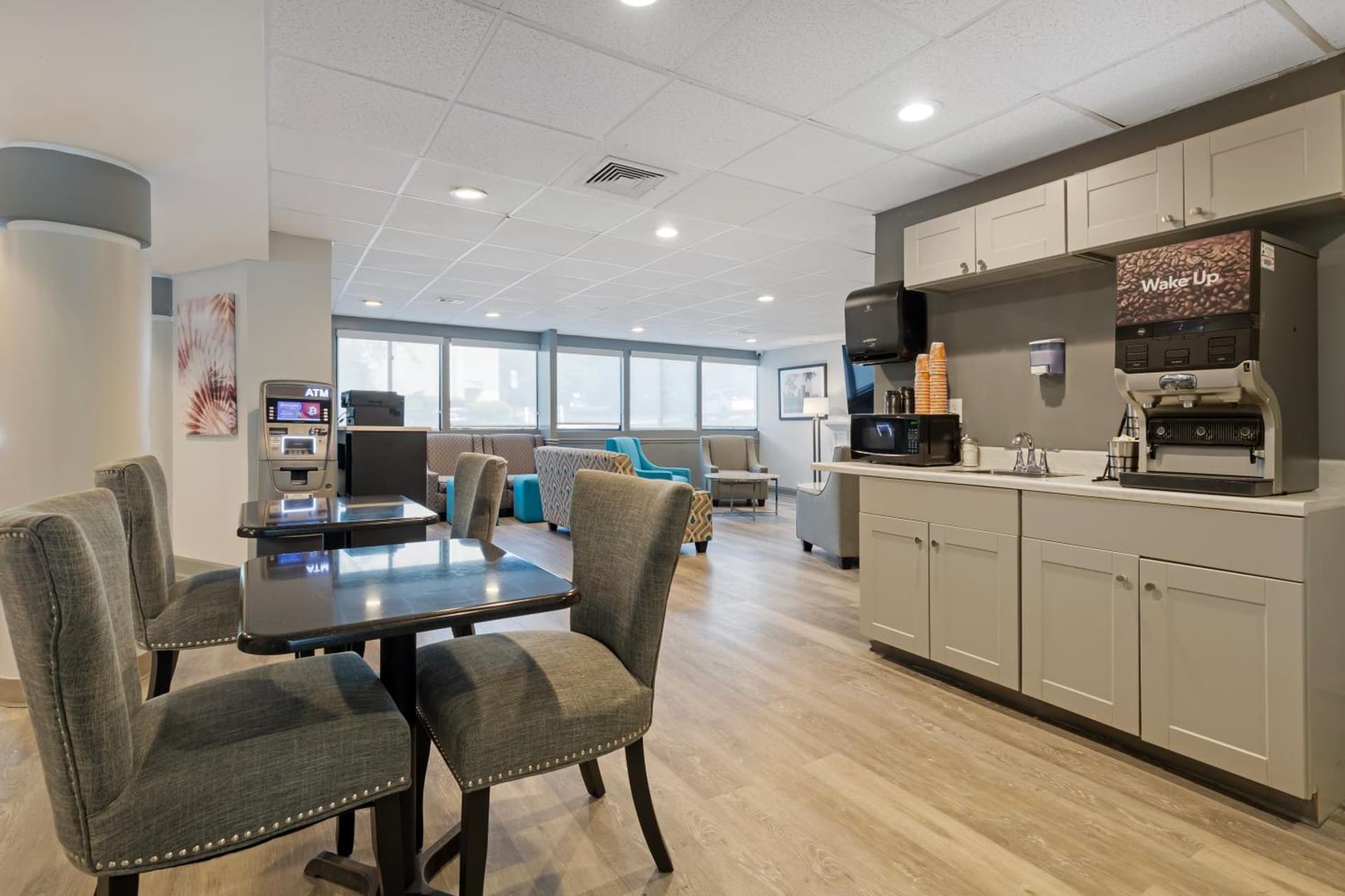 Clarion Hotel & Suites BWI Airport North gallery photo in Baltimore, MD — image 35