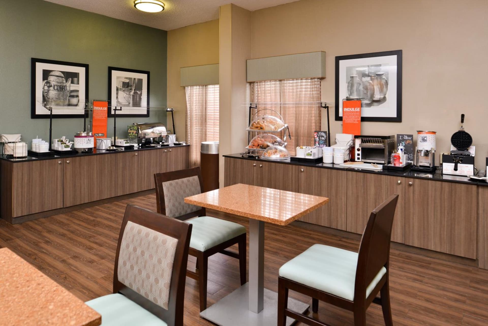 Hampton Inn Closest to Universal Orlando interior in Orlando, FL — gallery photo 2