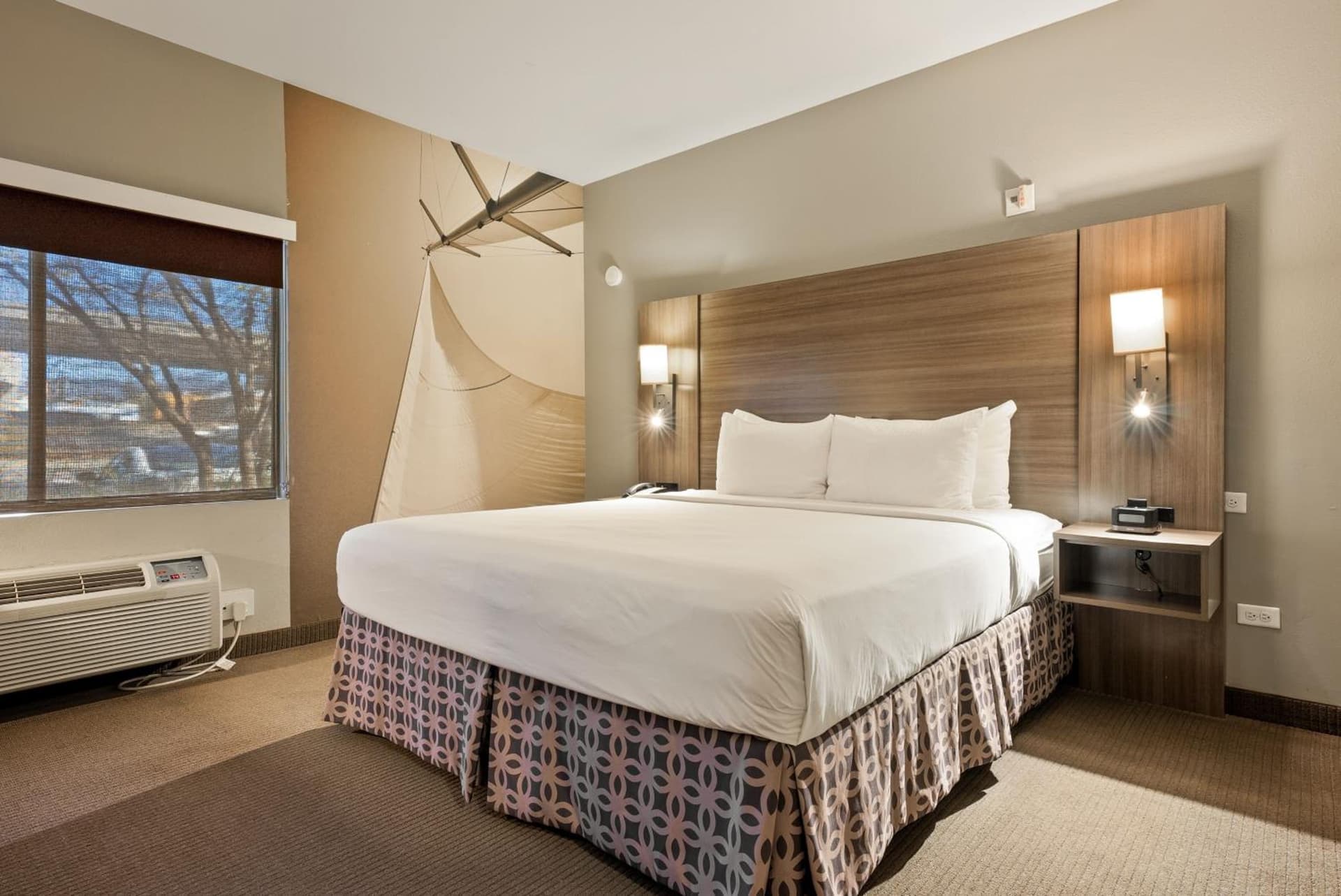 Executive Inn & Suites Oakland gallery photo in Oakland, CA — image 17