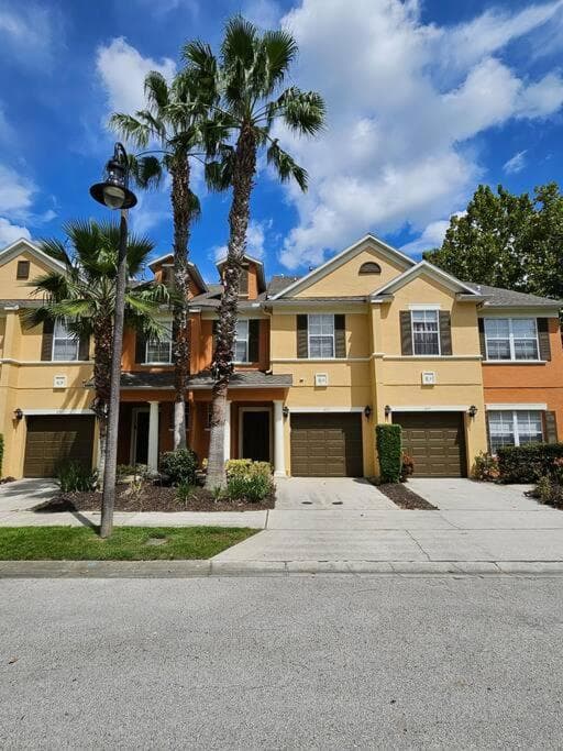 Theme Park Gateway! featured exterior or lobby in Kissimmee, FL — similar hotel