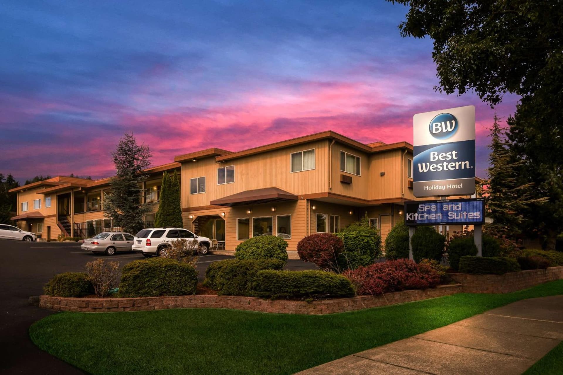 Best Western Holiday Hotel featured exterior or lobby in Coos Bay, OR — similar hotel