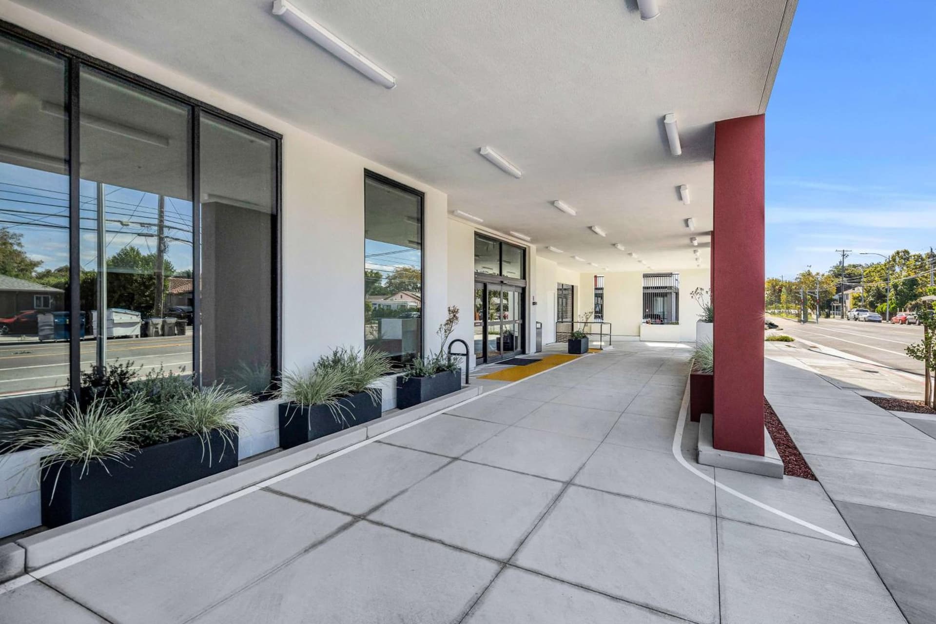 La Quinta Inn & Suites by Wyndham San Jose Airport-Downtown property views in San Jose, CA — gallery photo 3