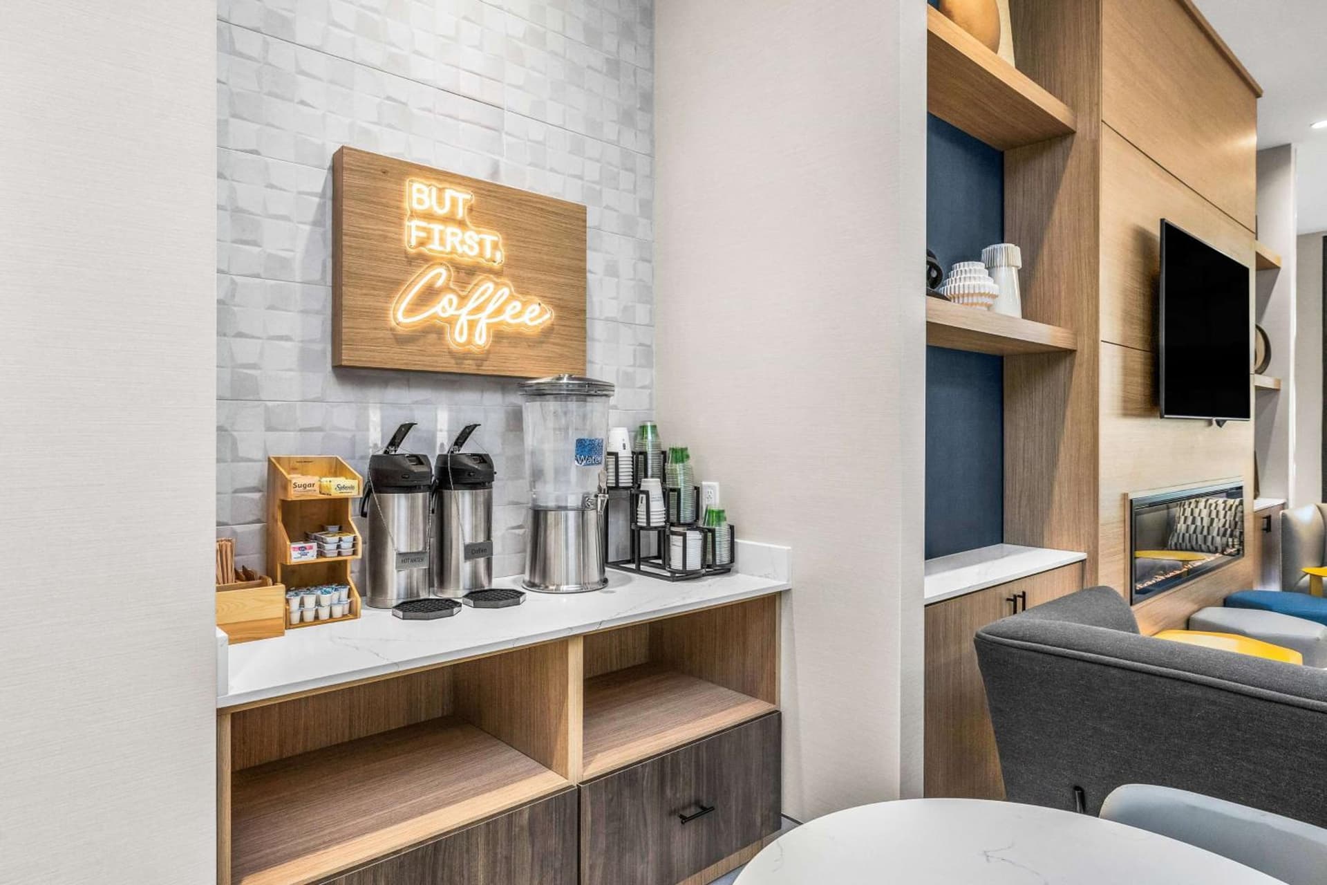 La Quinta Inn & Suites by Wyndham San Jose Airport-Downtown gallery photo in San Jose, CA — image 20